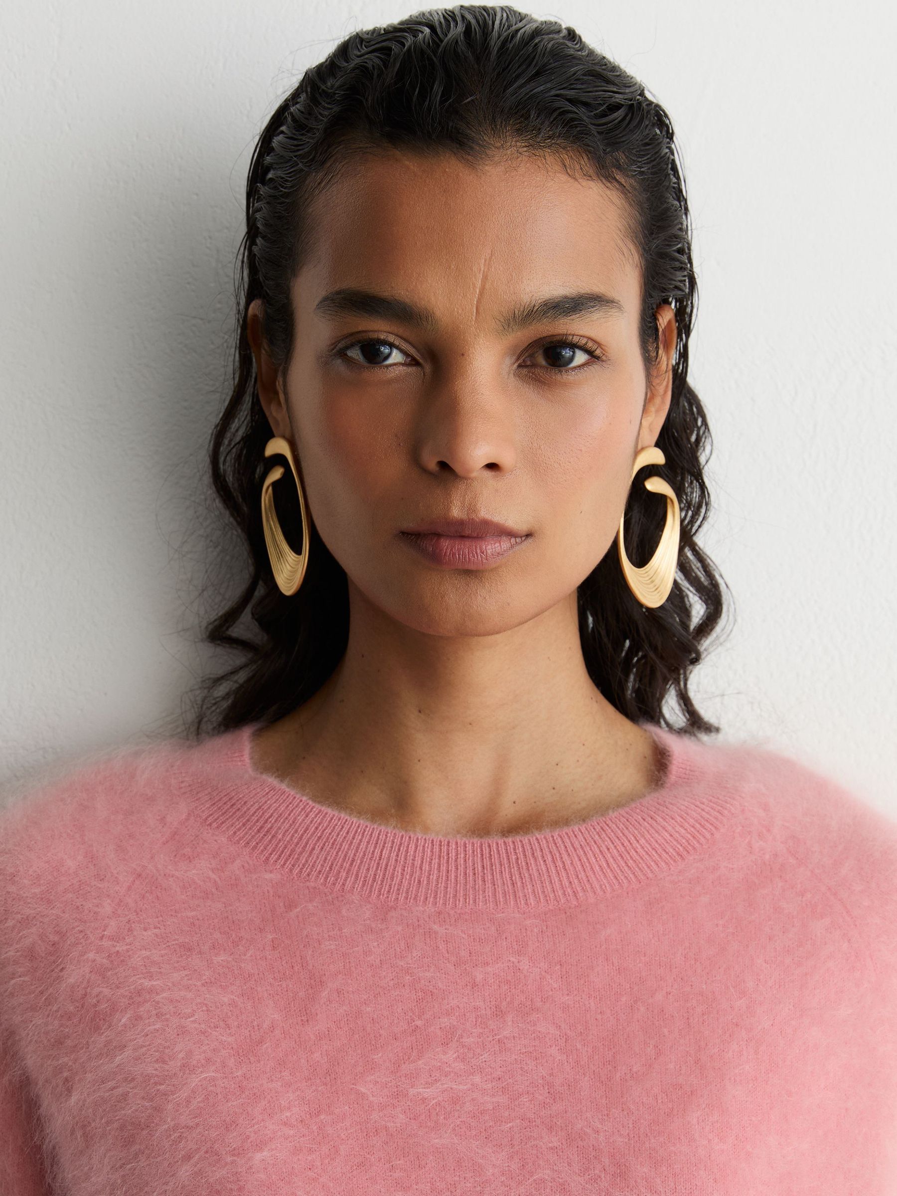 100% Brushed Cashmere Short-Sleeve Top in Pink - Image 4 of 7