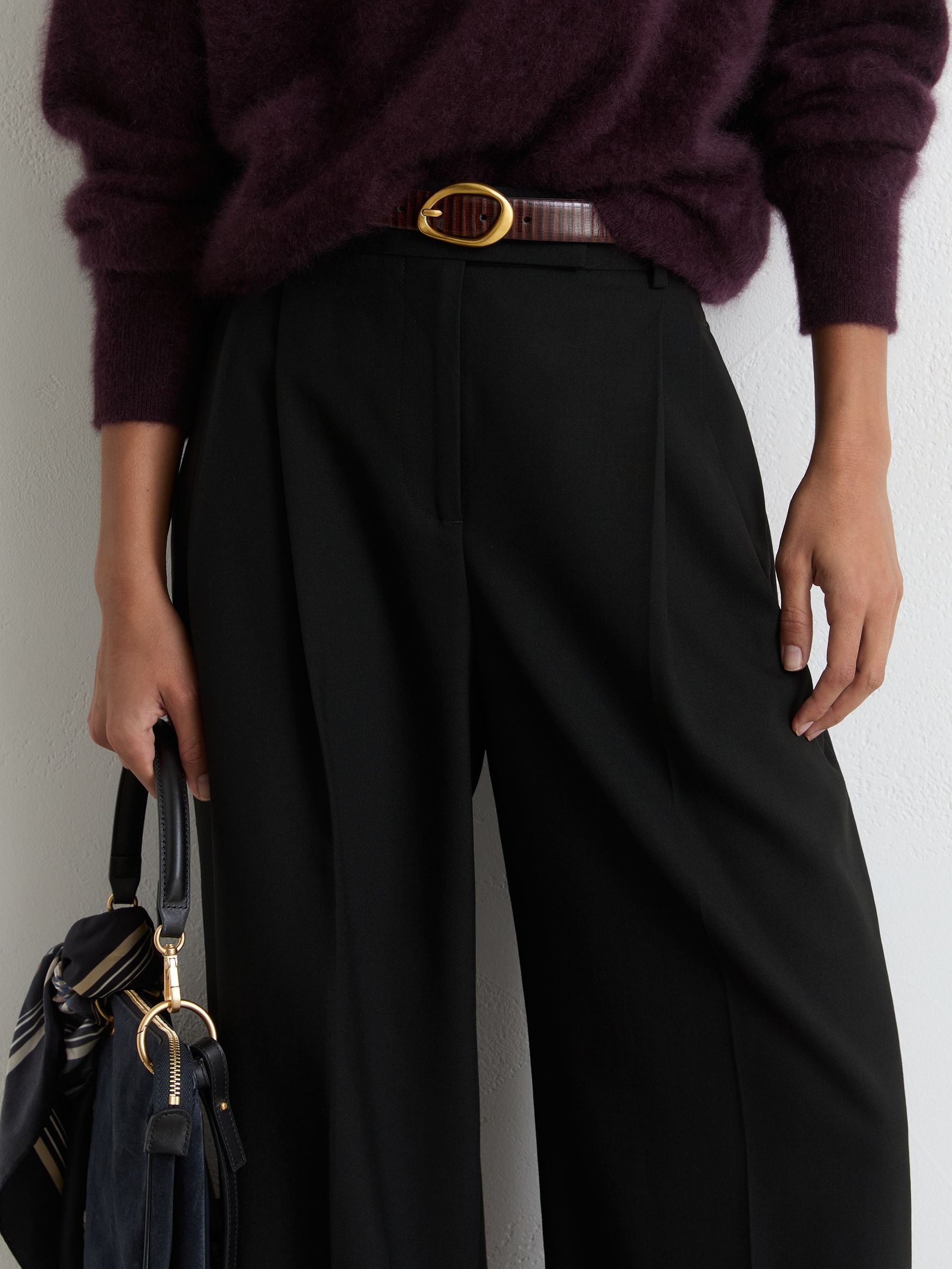Wool-Blend Wide-Leg Pleated Trousers in Black - Image 5 of 7