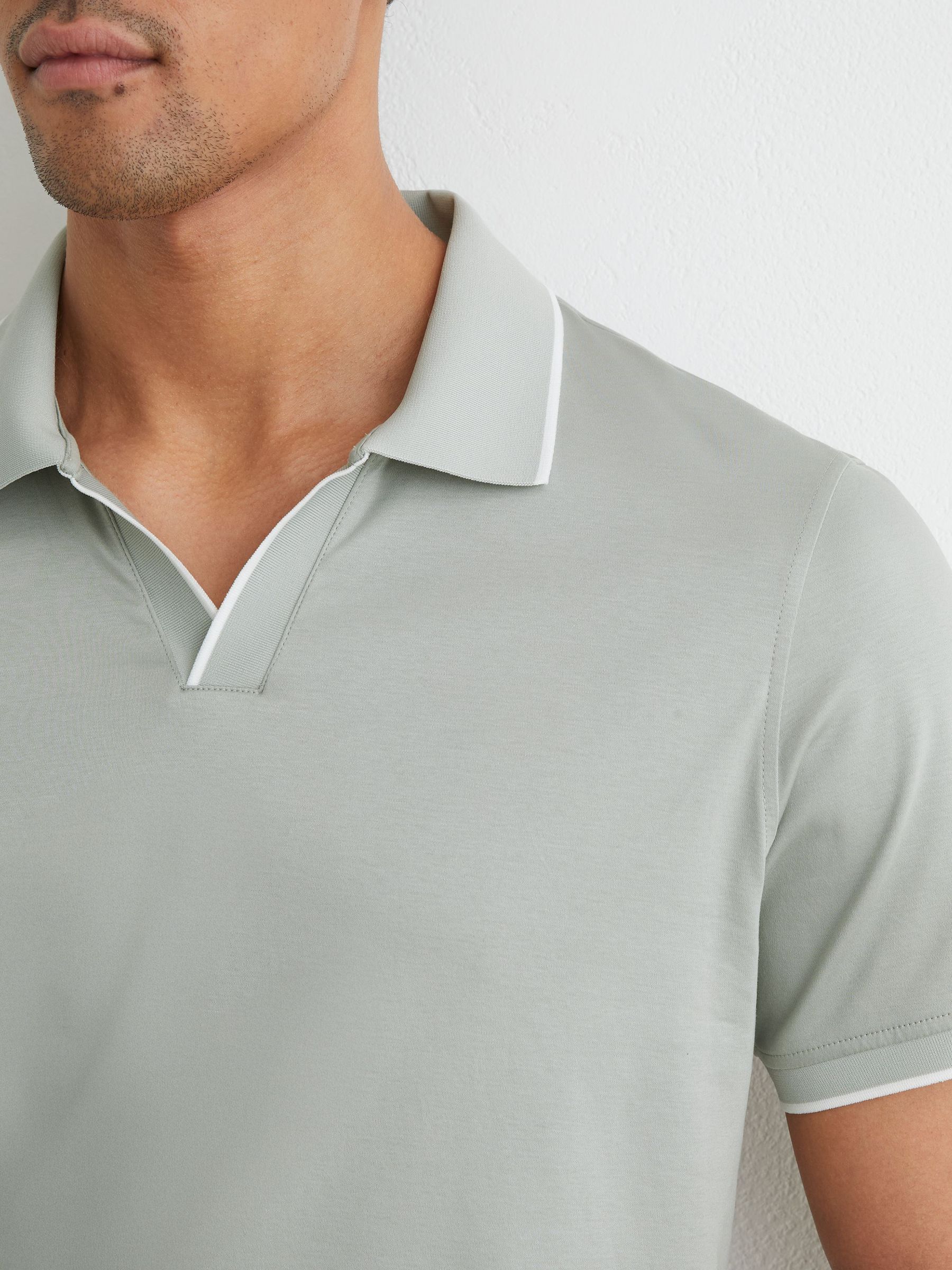Air-Water Cotton Tipped Polo Shirt in Light Sage Green - Obrázek 1 z 6
