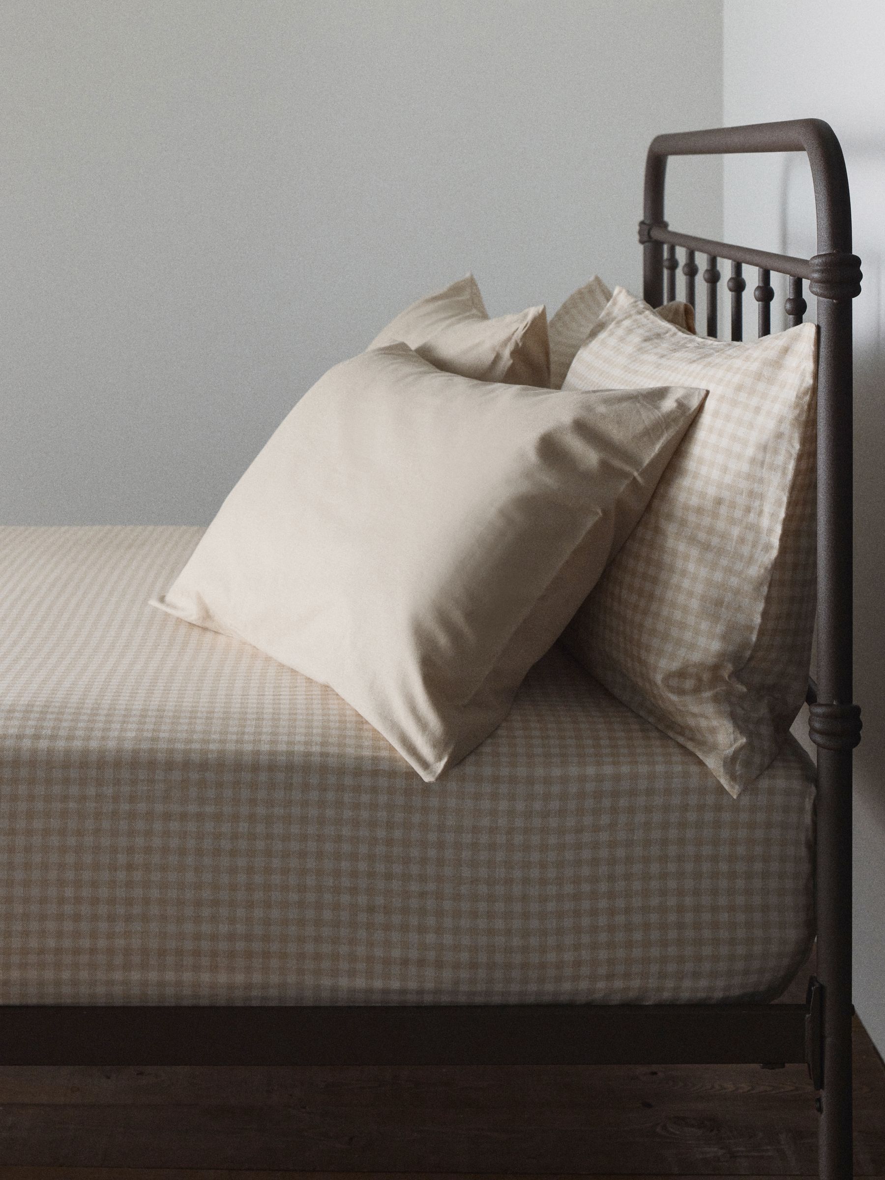 The Set Set of 2 Natural/Gingham Pillowcase and Fitted Sheet - Image 2 of 6