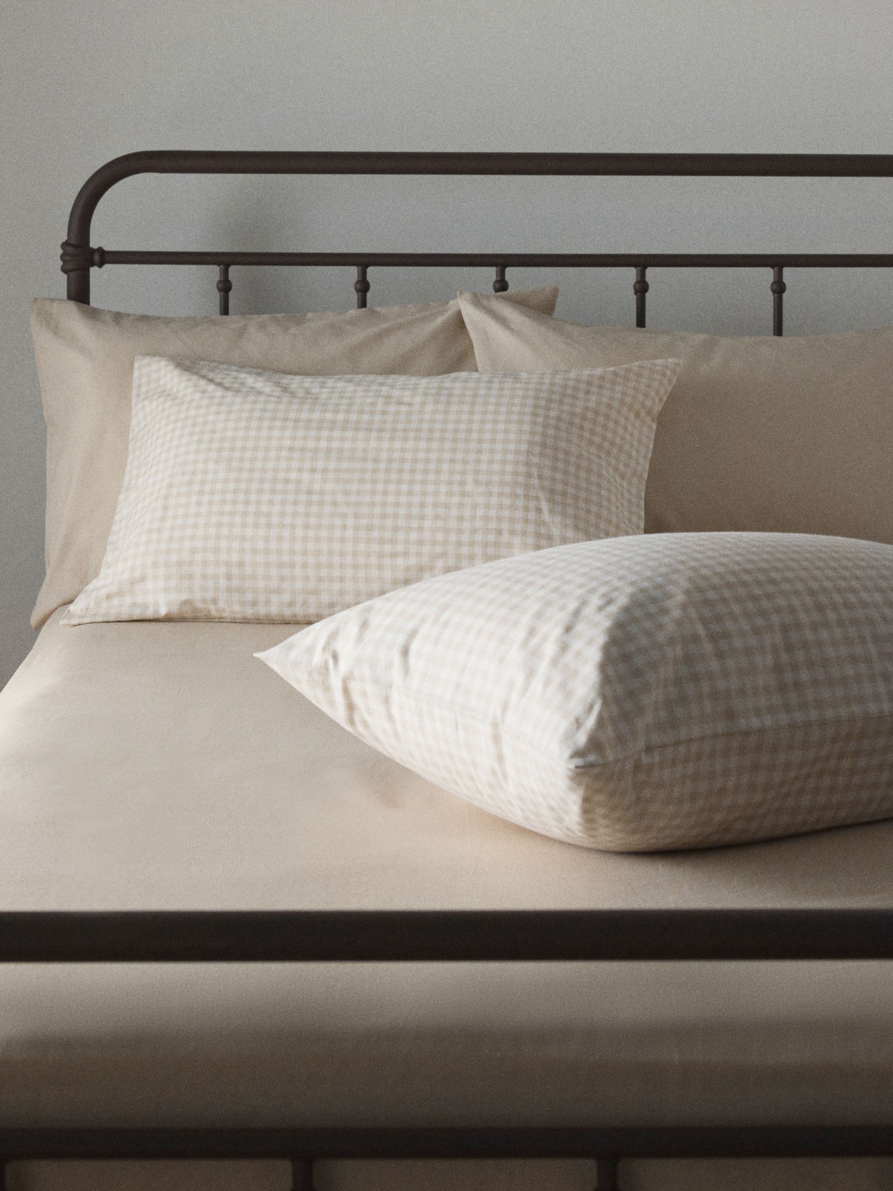 The Set Set of 2 Natural/Gingham Pillowcase and Fitted Sheet - Image 3 of 6