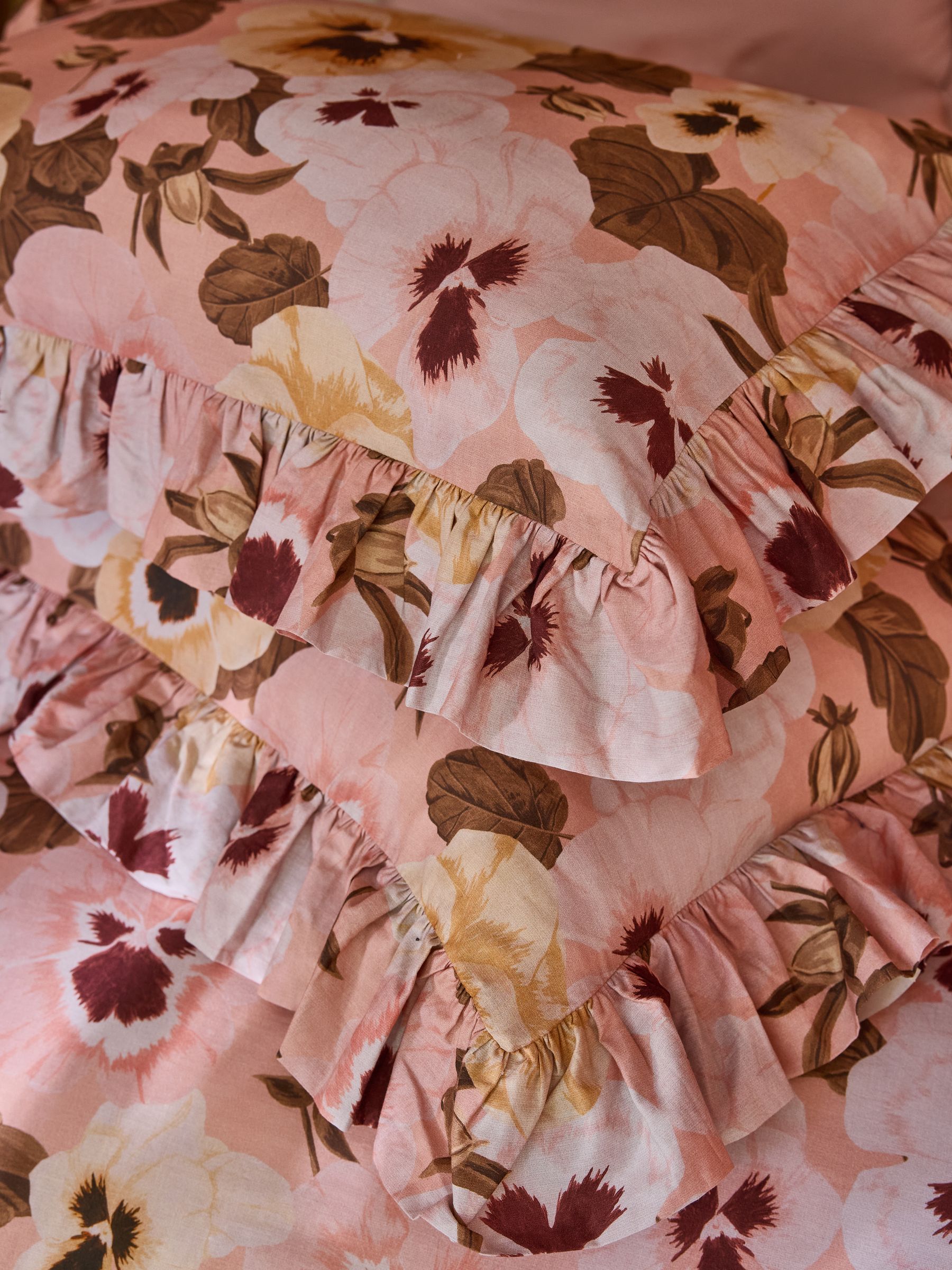 Poodle & Blonde Pink Big Pansy Floral Frill 100% Cotton Bedset - Image 5 of 6