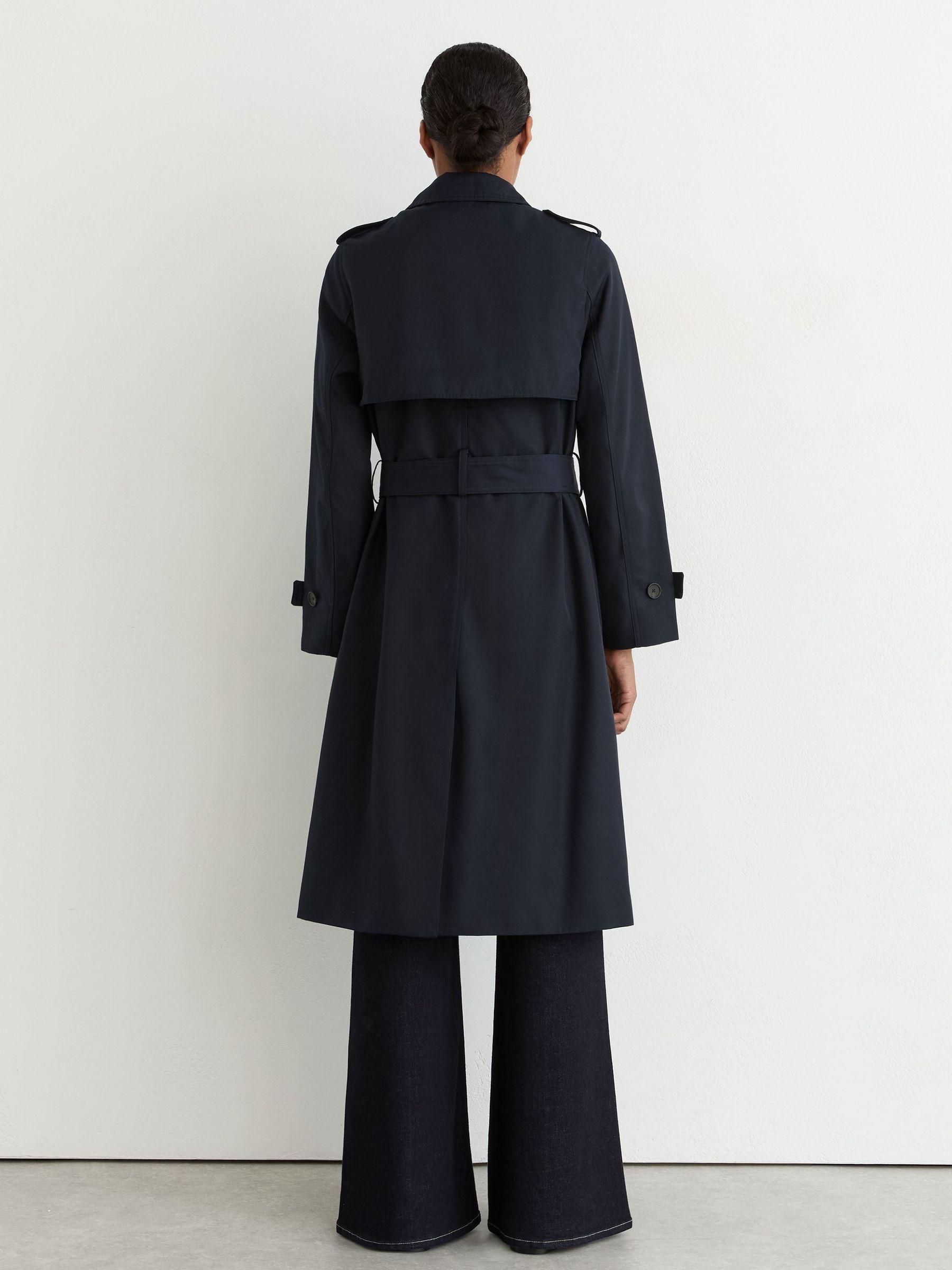 Hooded Insert Trench Coat in Navy - Obrázek 4 z 9