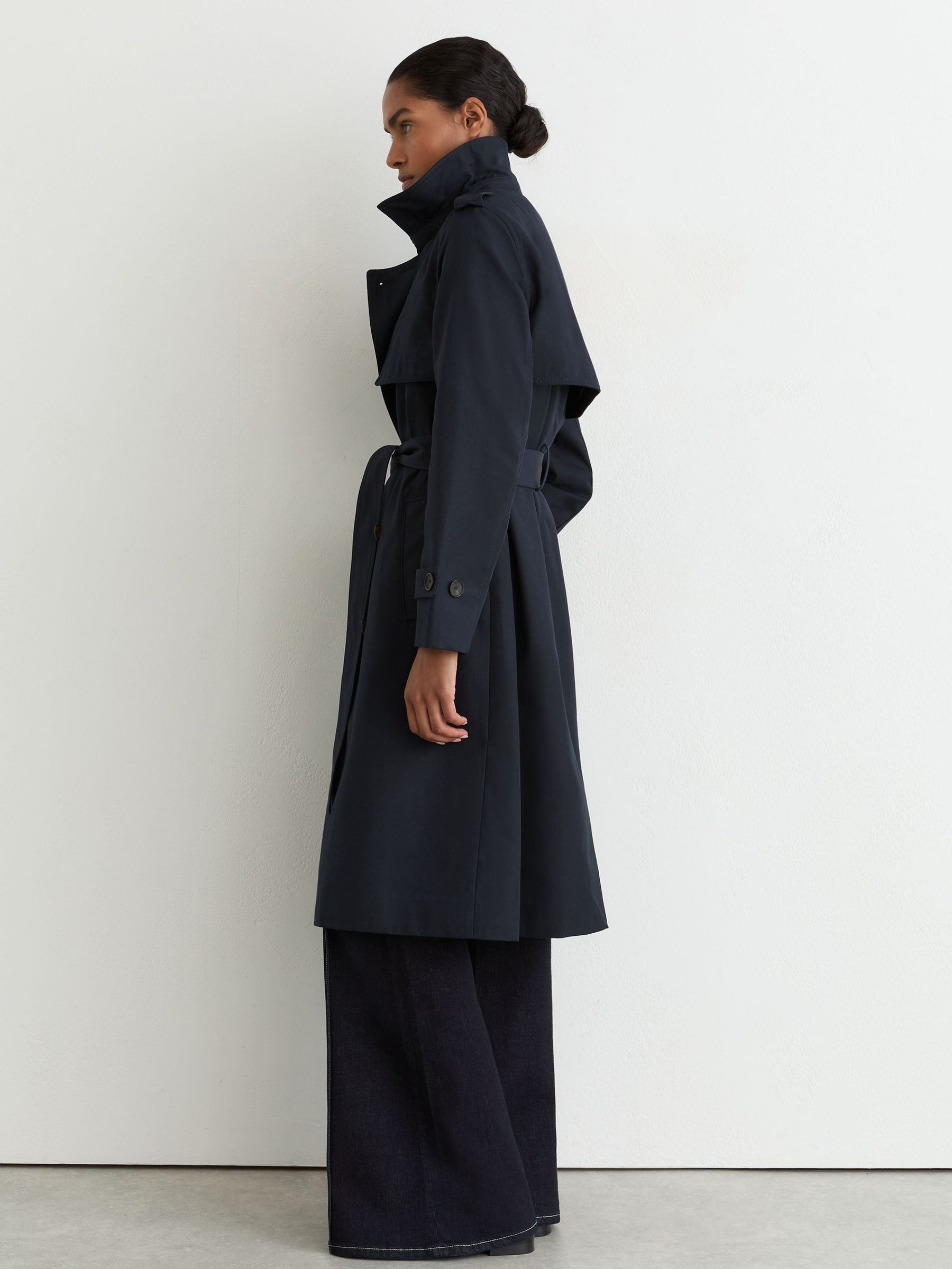 Hooded Insert Trench Coat in Navy - Obrázek 6 z 9