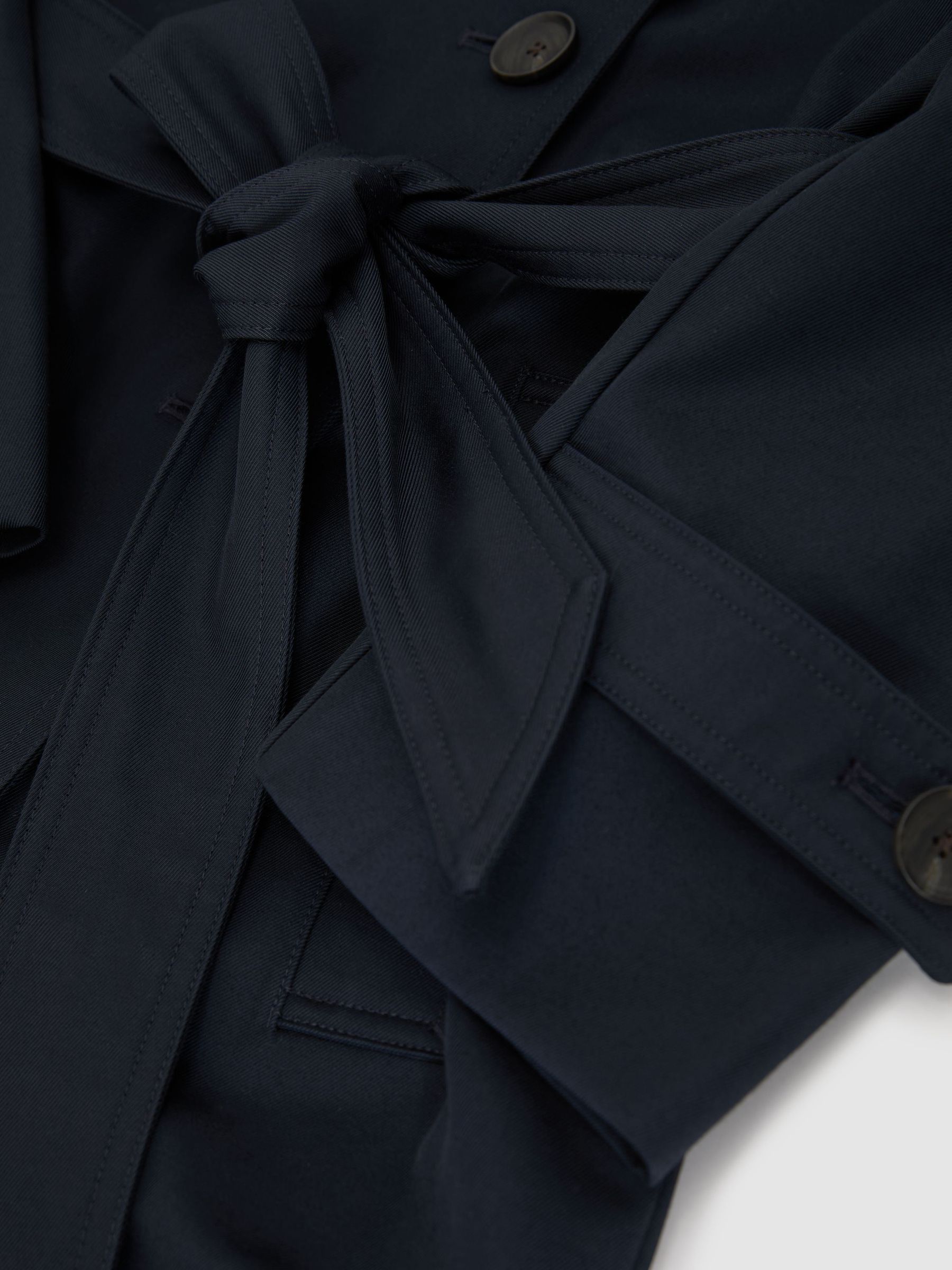 Hooded Insert Trench Coat in Navy - Obrázek 9 z 9