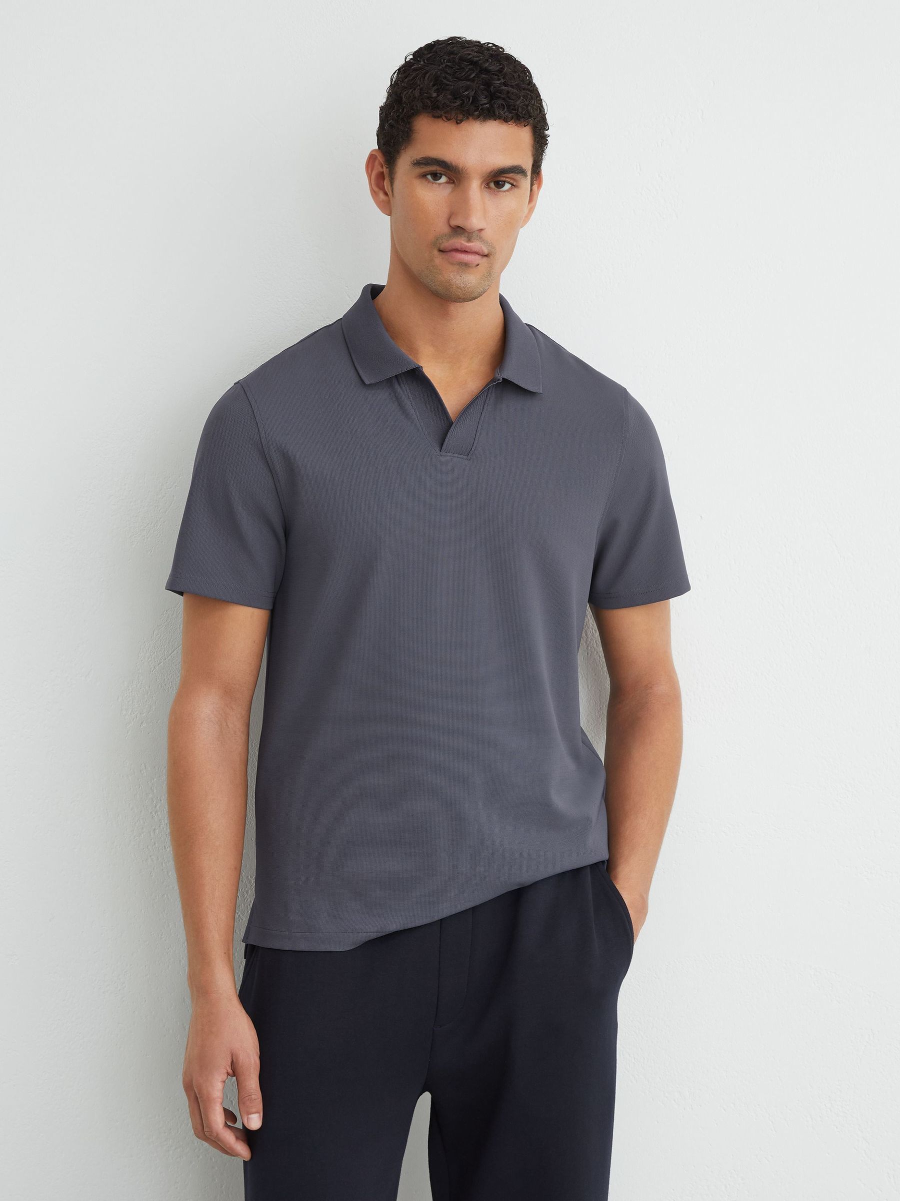 Textured Open-Collar Polo Shirt in Airforce Blue - 圖片 1/6