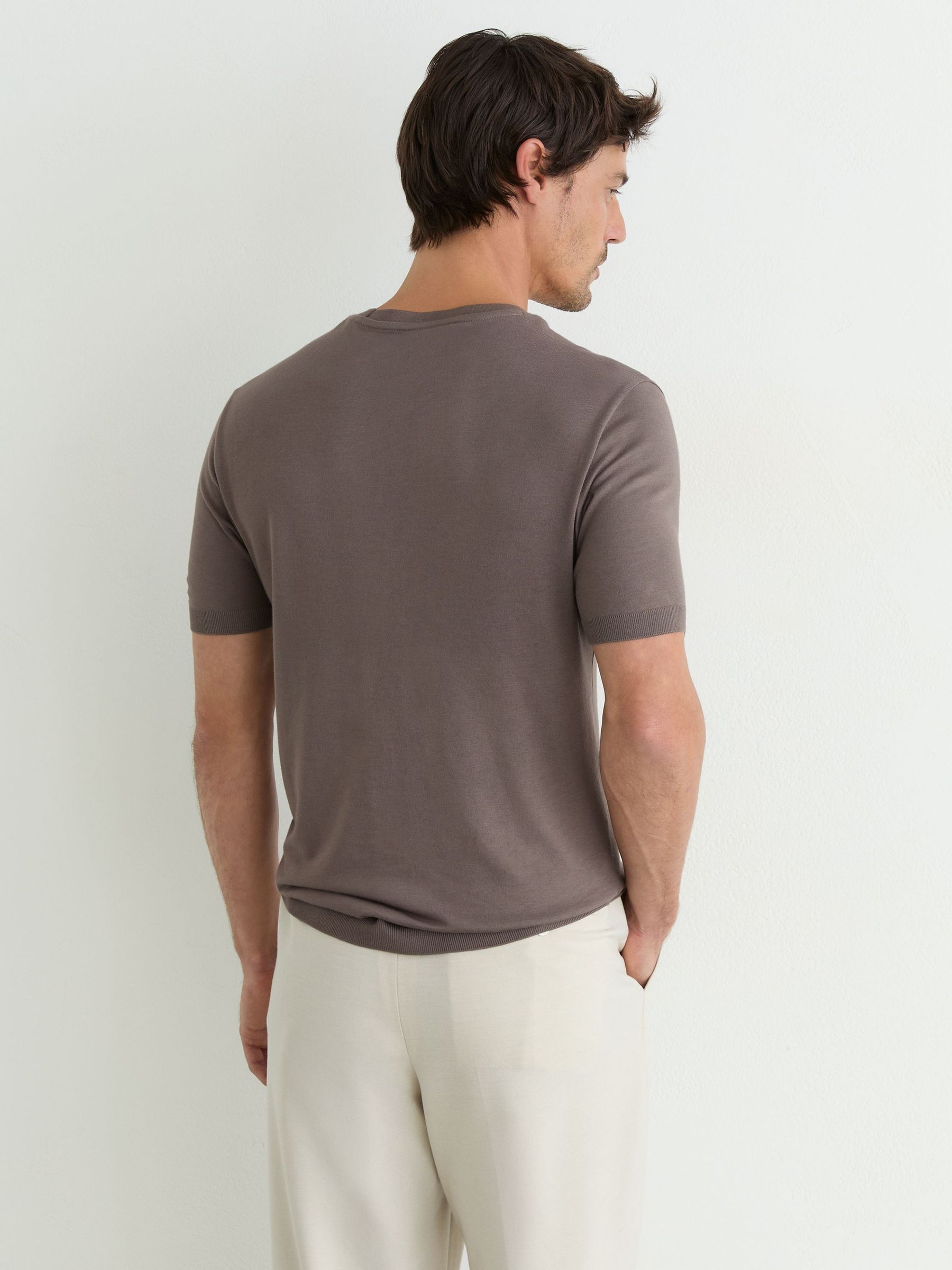 Cotton-Modal Rundhals Modern-Fit T-Shirt in Mausbraun - Bild 5 von 6