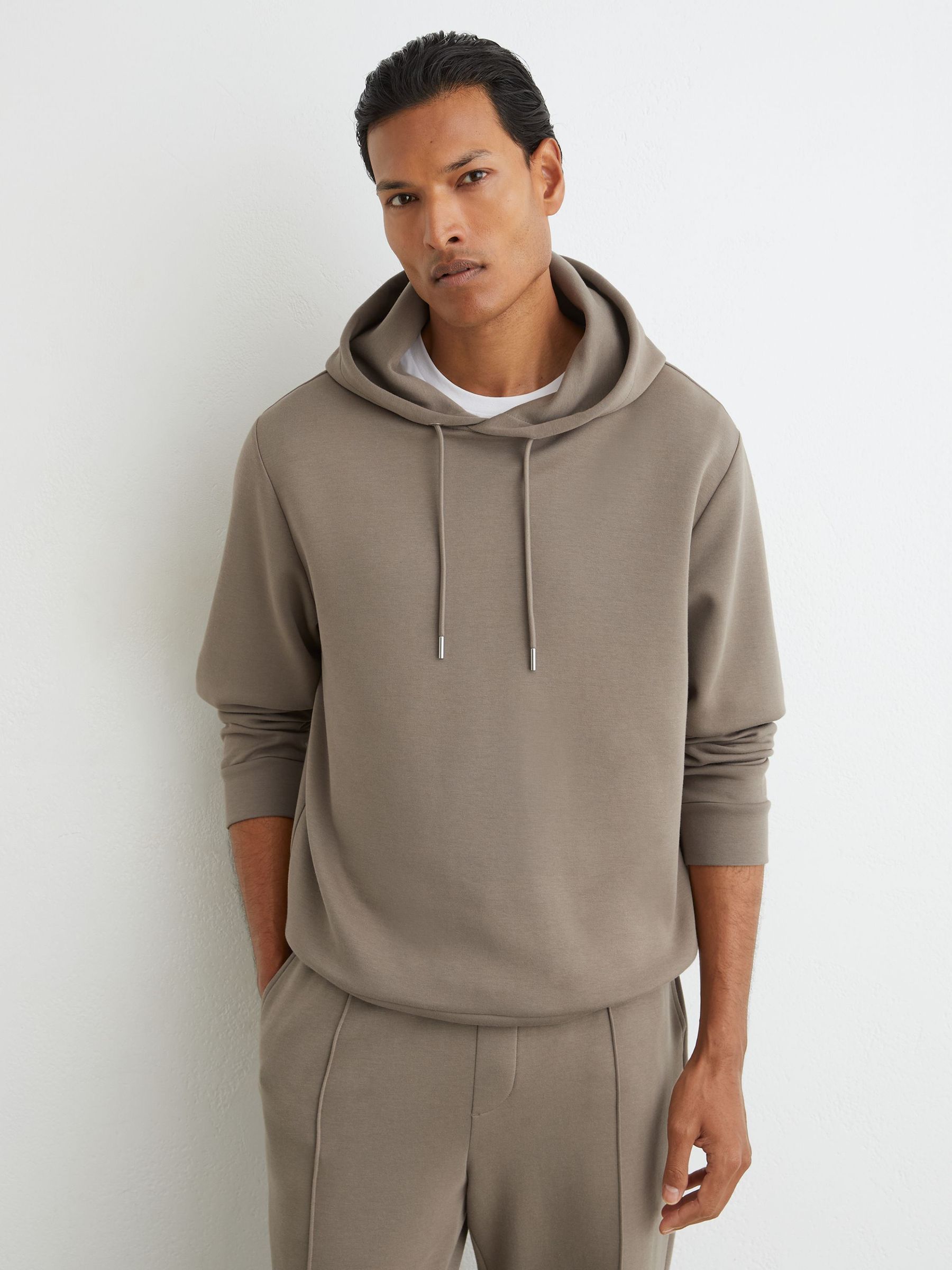 Premium Interlock Hoodie in Mushroom Brown - Obrázek 3 z 6