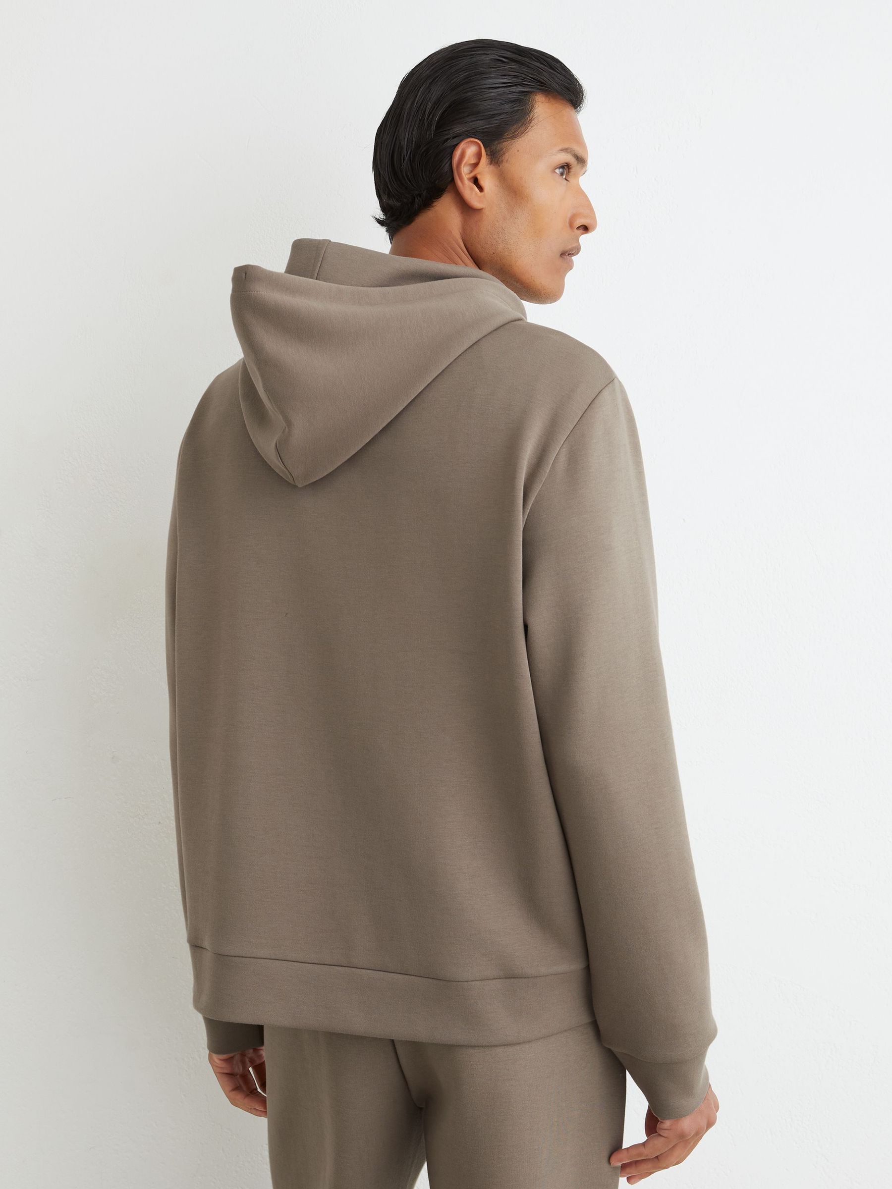 Premium Interlock Hoodie in Mushroom Brown - Obrázek 5 z 6