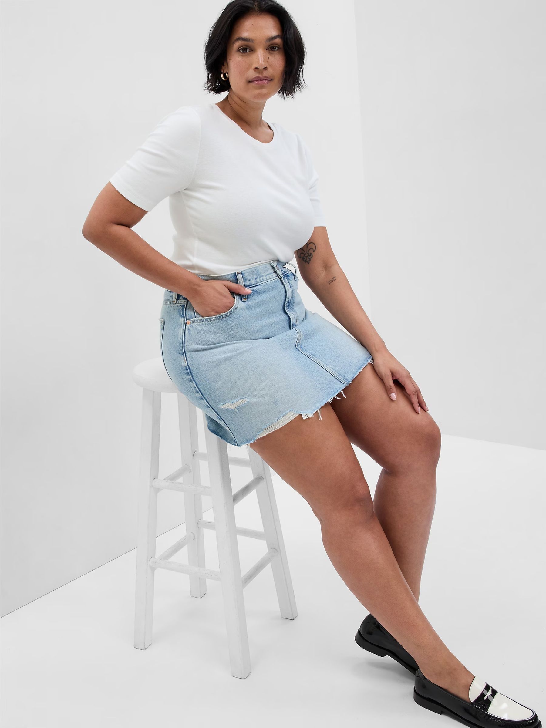 White Modern Crew neck T-Shirt - Image 3 of 6