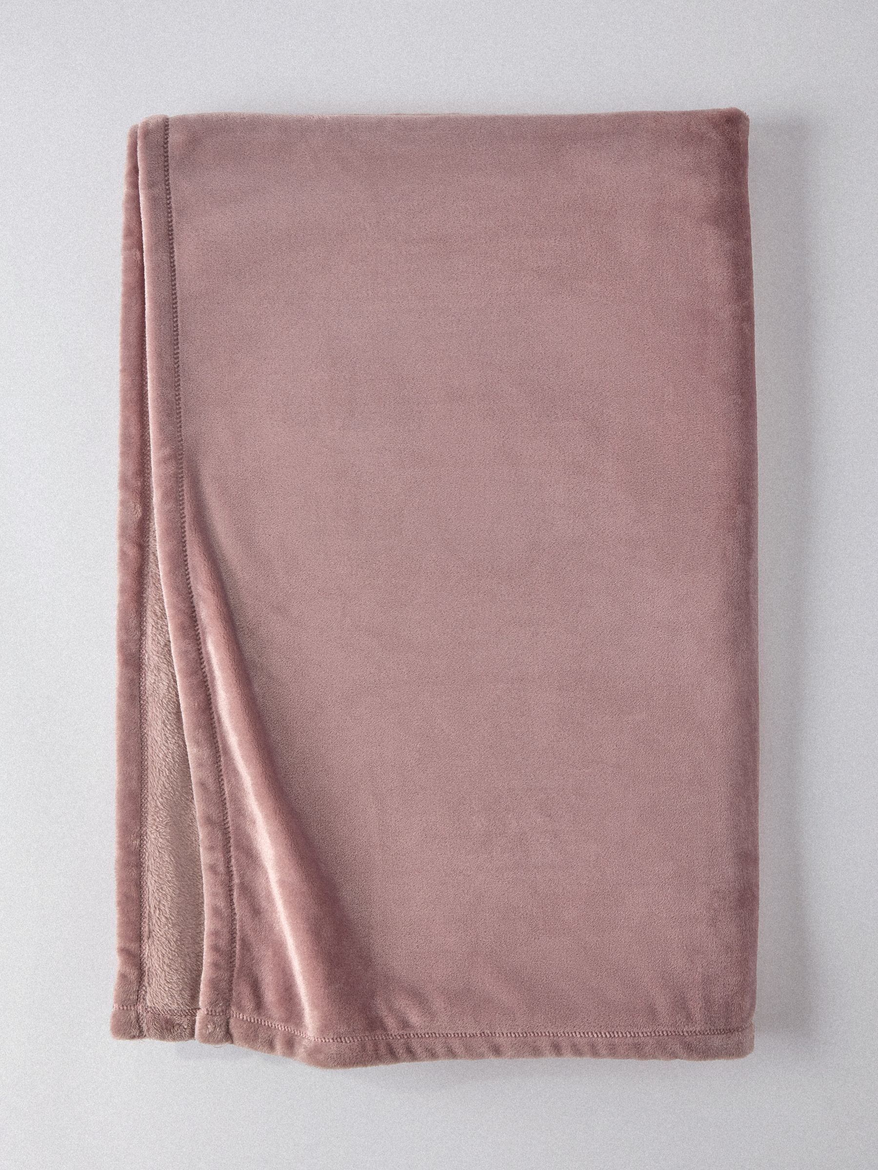 The Set 2 Pack Burgundy/Mauve Fleece Throws - Image 6 of 8