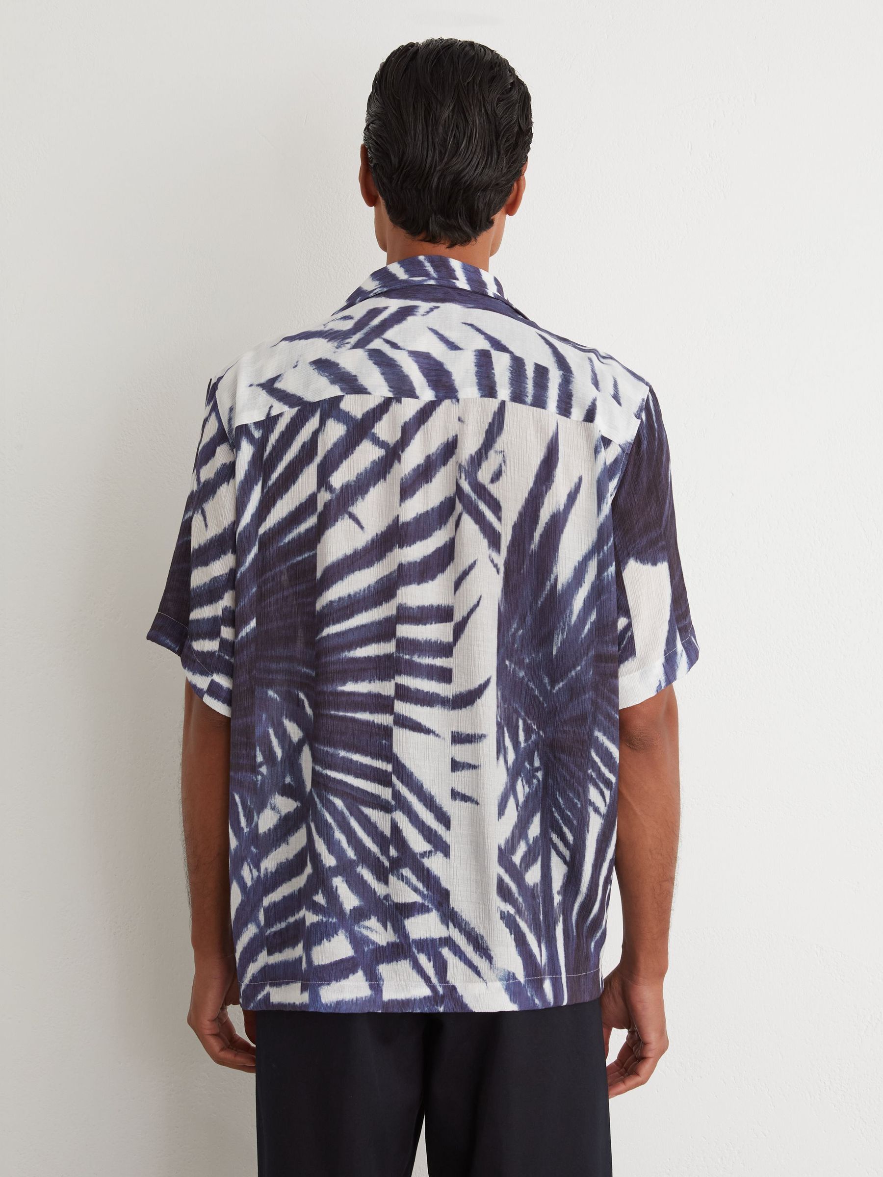Plissé Printed Cuban-Collar Shirt in Navy/White - Image 5 of 6