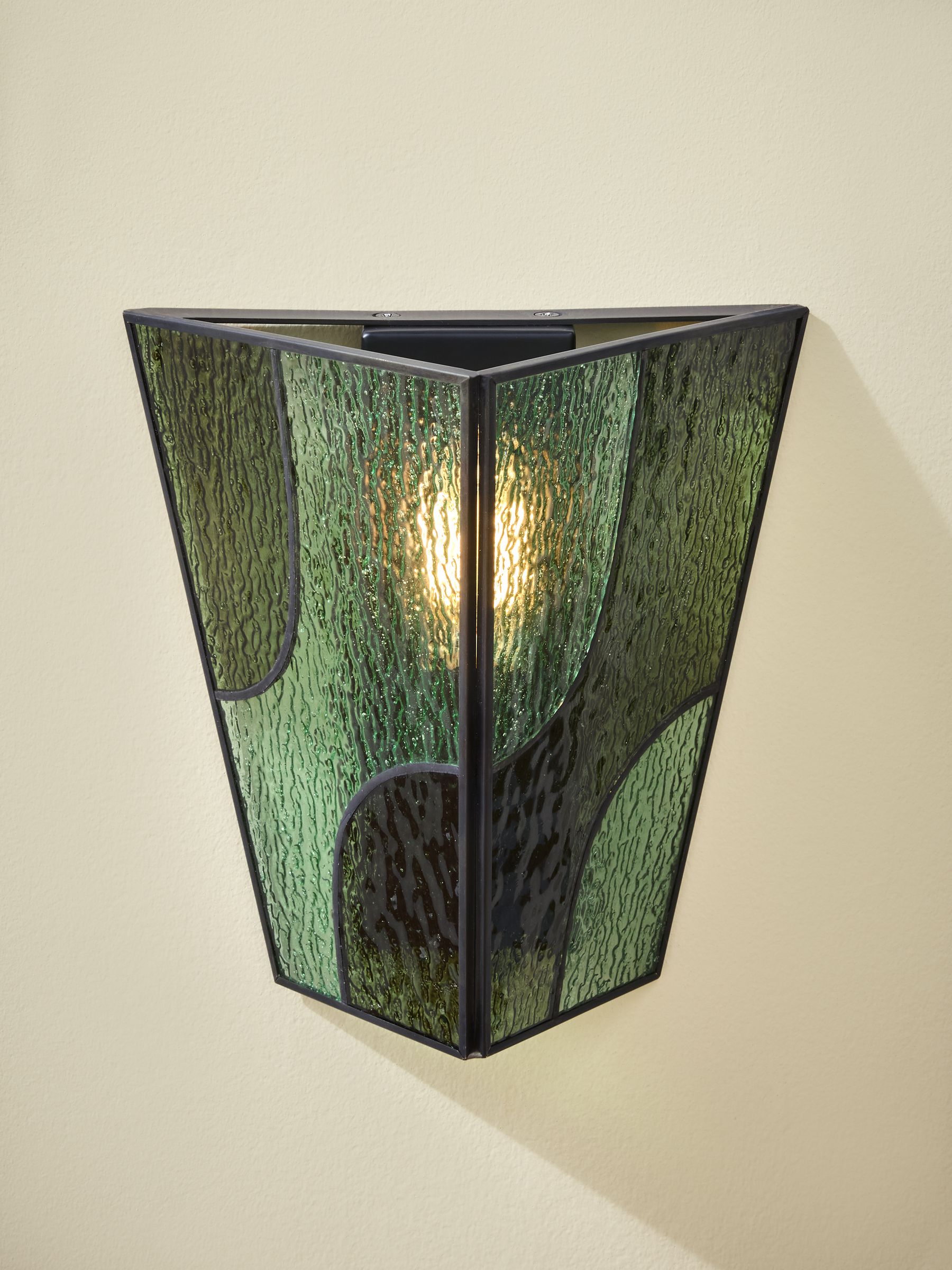 Delmar Wall Light in Green - Image 2 of 4 Delmar Wall Light in Green - Image 2 of 4