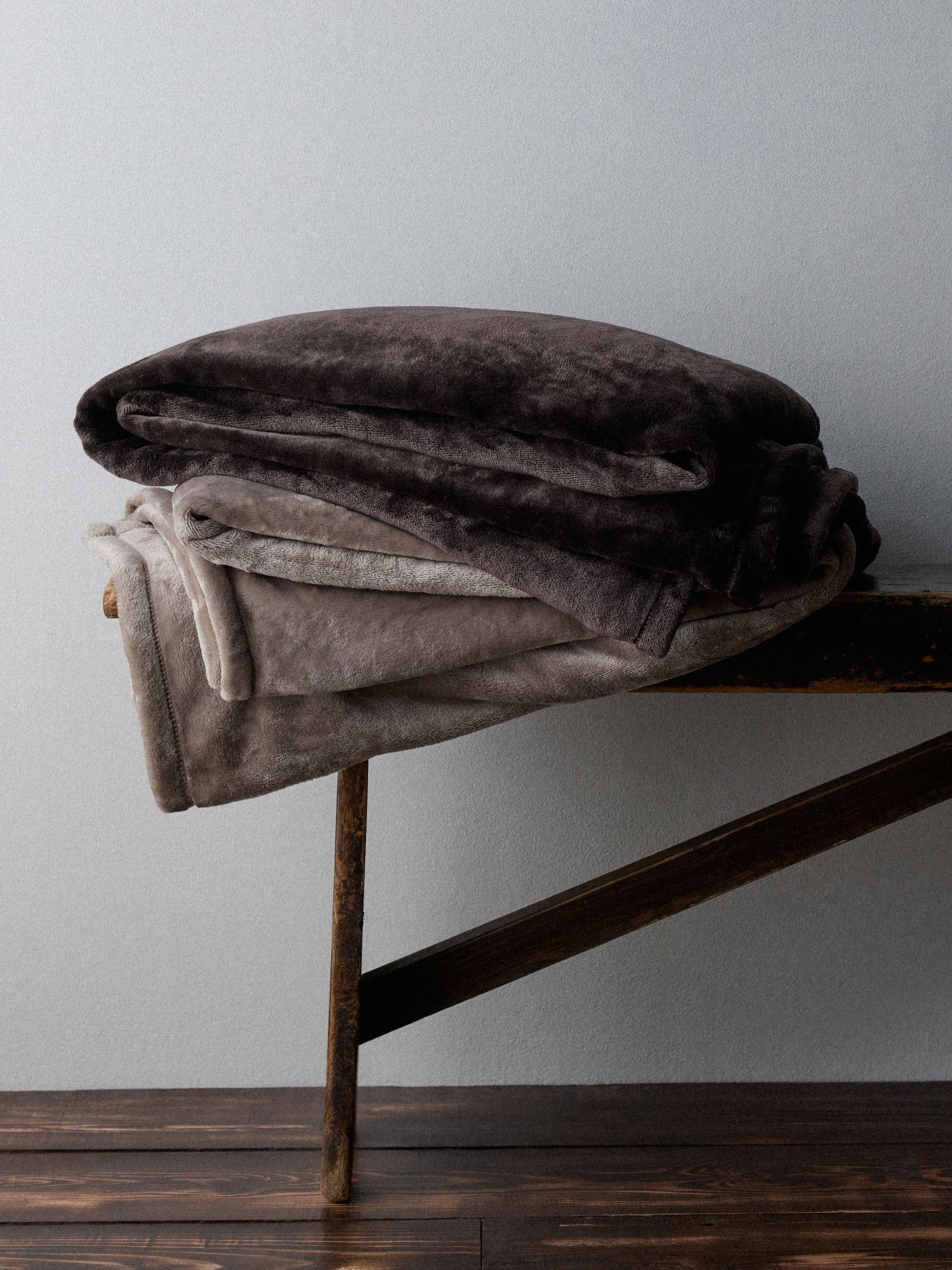 The Set 2 Pack Chocolate/Natural Fleece Throws - Image 1 of 6