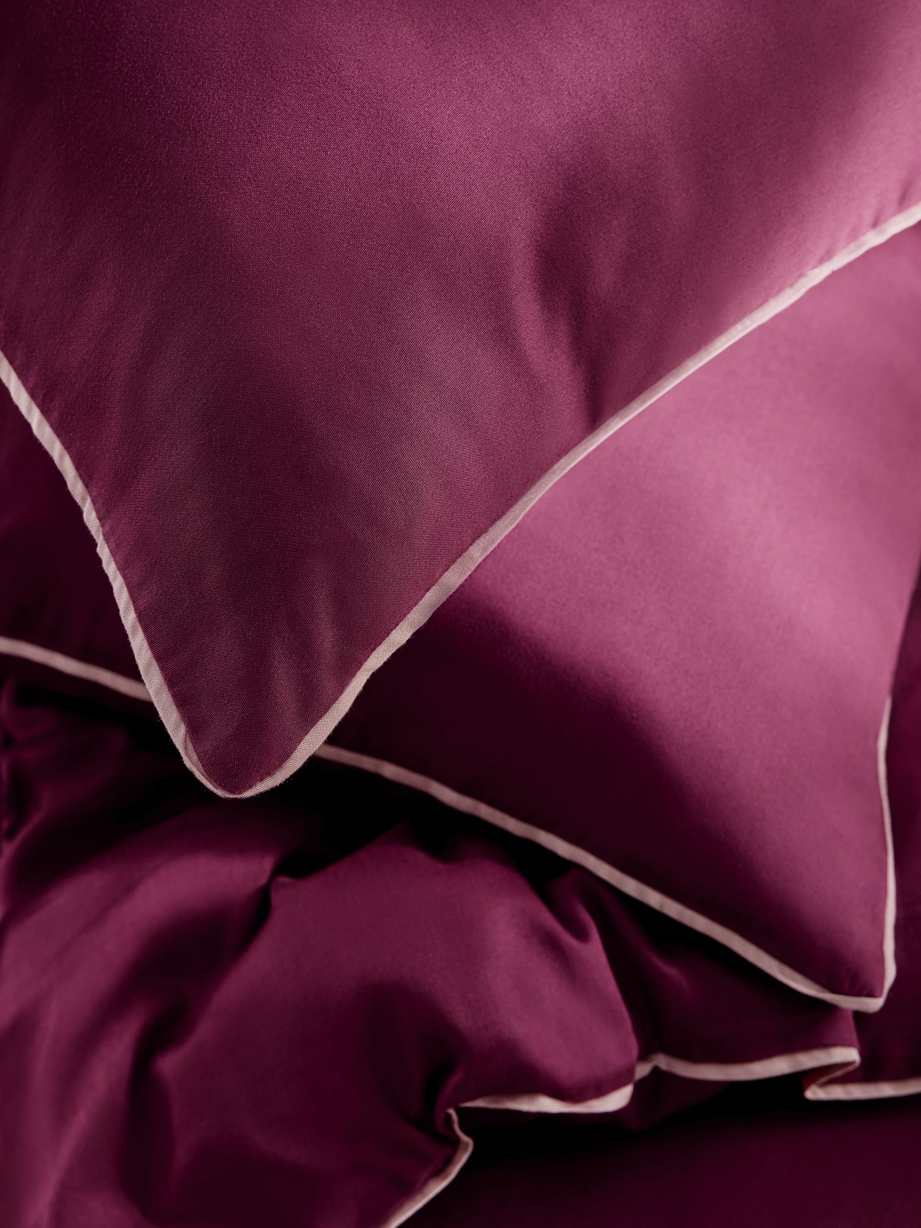 Contrast Piped 200 Thread Count Cotton Sateen Bed Set in Burgundy - Image 2 of 4 Contrast Piped 200 Thread Count Cotton Sateen Bed Set in Burgundy - Image 2 of 4