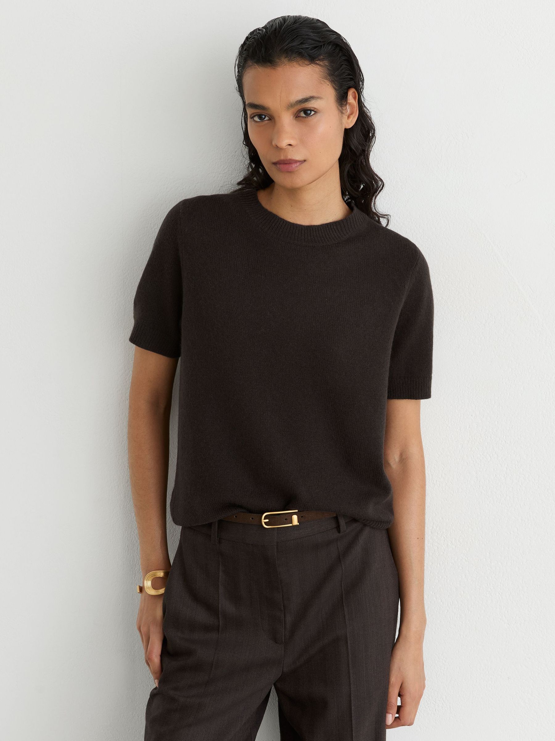 100% Cashmere Crew-Neck T-Shirt in Grape Burgundy - Image 1 de 6