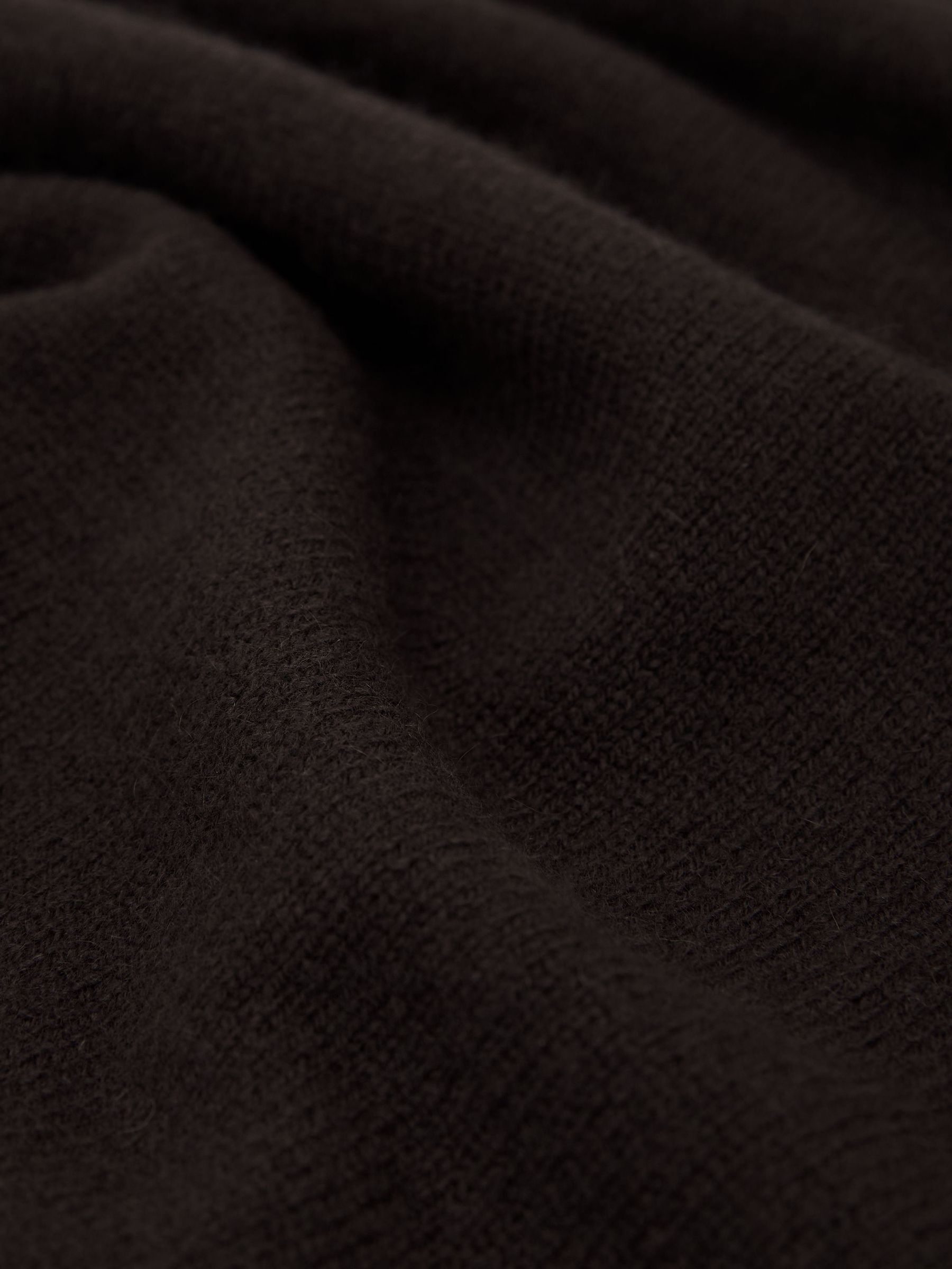 100% Cashmere Crew-Neck T-Shirt in Grape Burgundy - Image 6 de 6