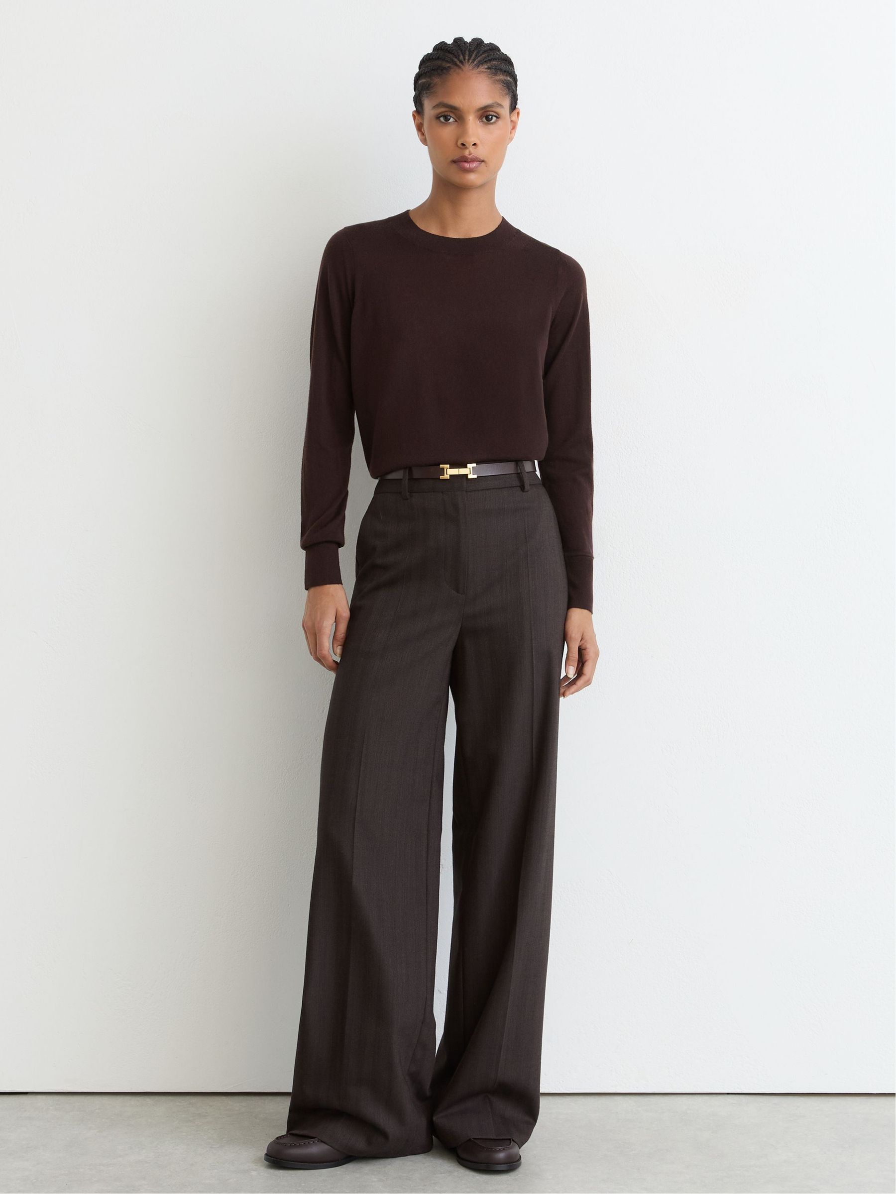 Merino Wool Crew-Neck Jumper in Grape Burgundy - Obrázek 3 z 6