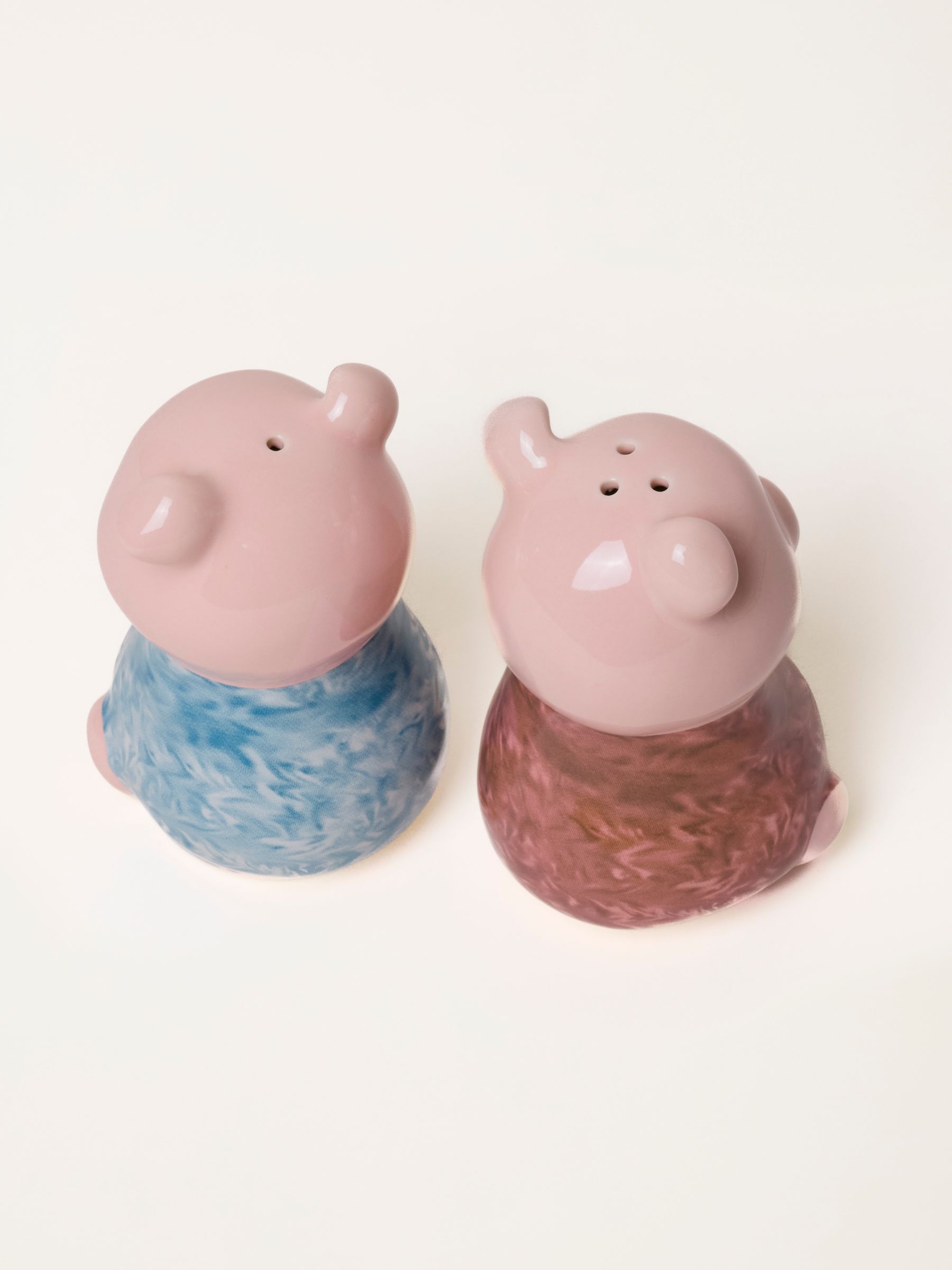 Multi Pig in Blanket Ceramic Salt and Pepper Shakers - Image 3 of 3 Multi Pig in Blanket Ceramic Salt and Pepper Shakers - Image 3 of 3