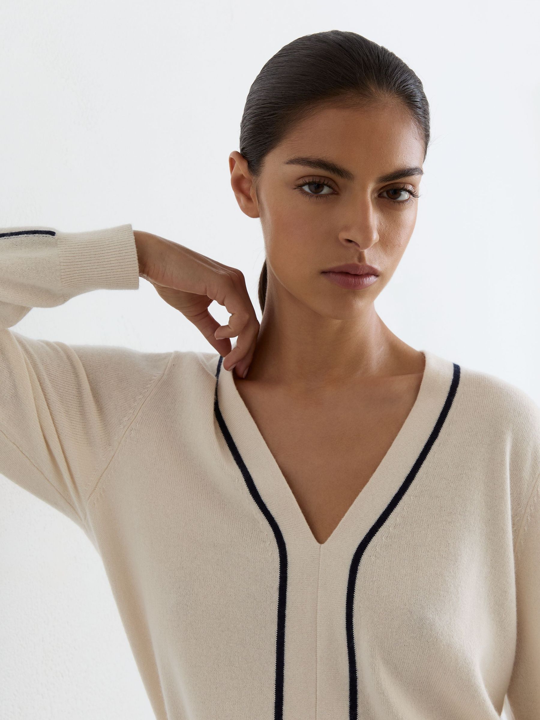 Wool-Blend V-Neck Stripe-Detail Jumper with Cashmere in Ivory/Navy - Image 3 of 6