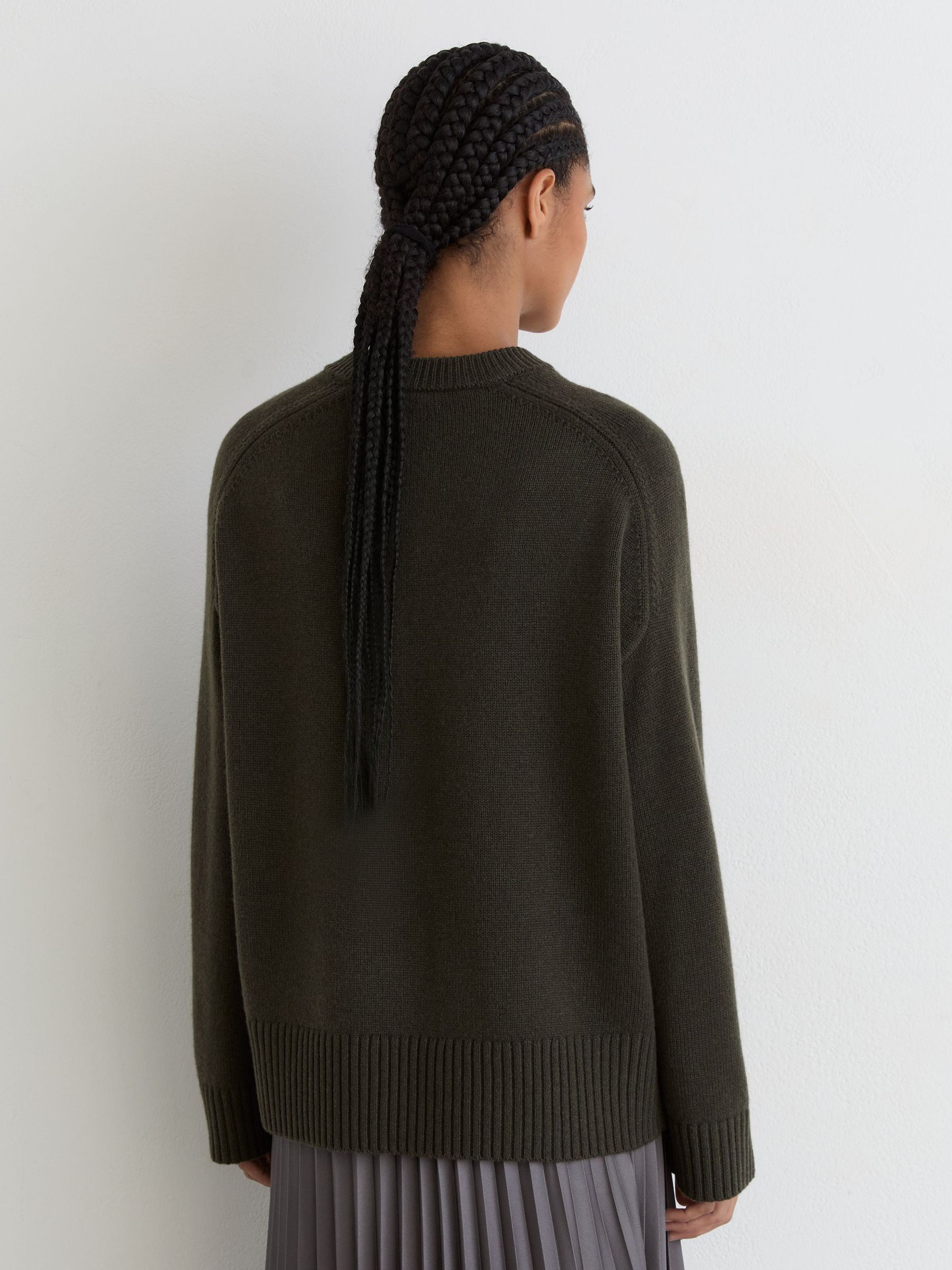 Wool-Cashmere Crew-Neck Raglan Jumper in Khaki Green - Image 6 of 7