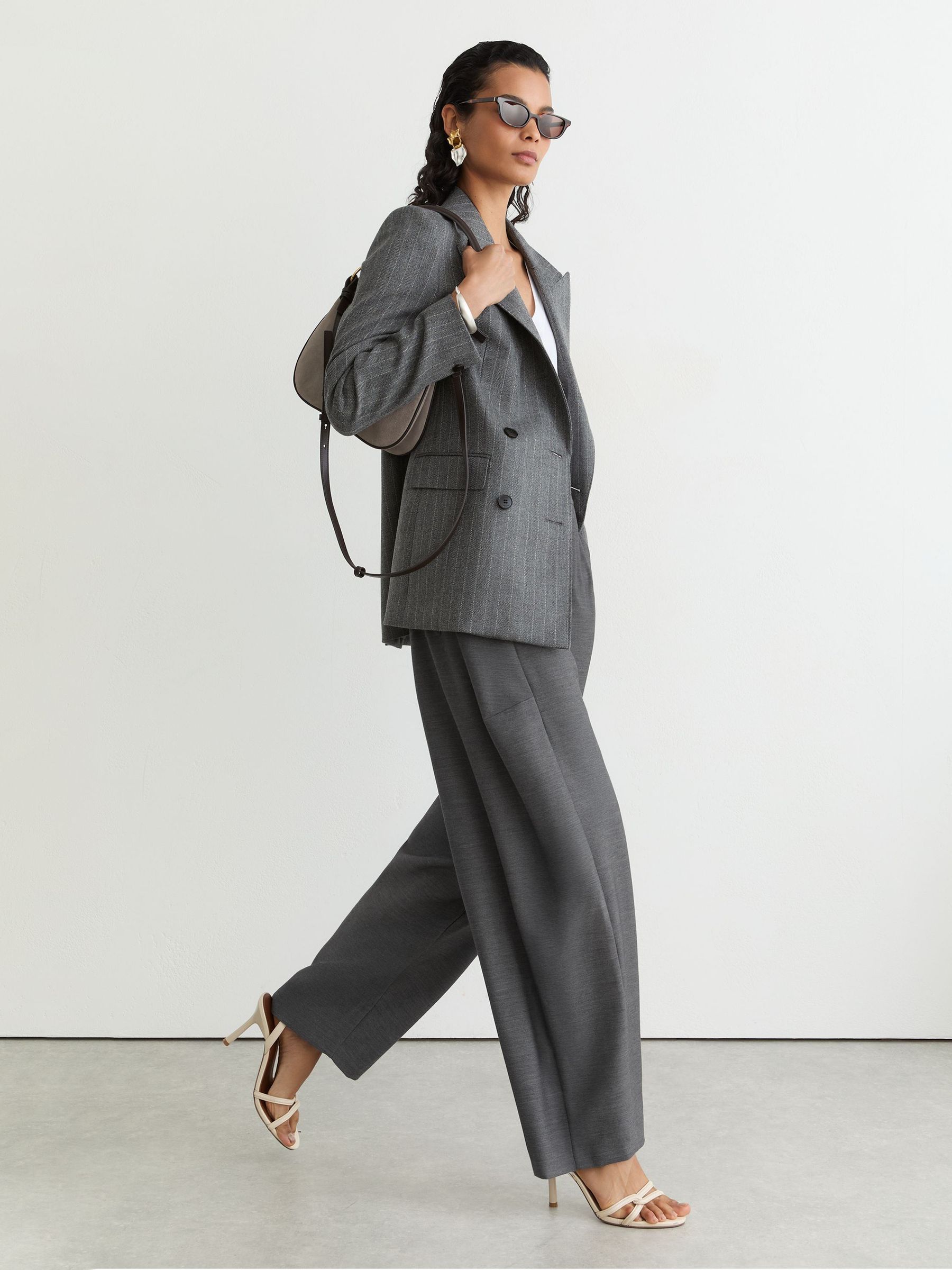 Elasticated-Waist Barrel-Leg Trousers in Grey - Image 5 of 8
