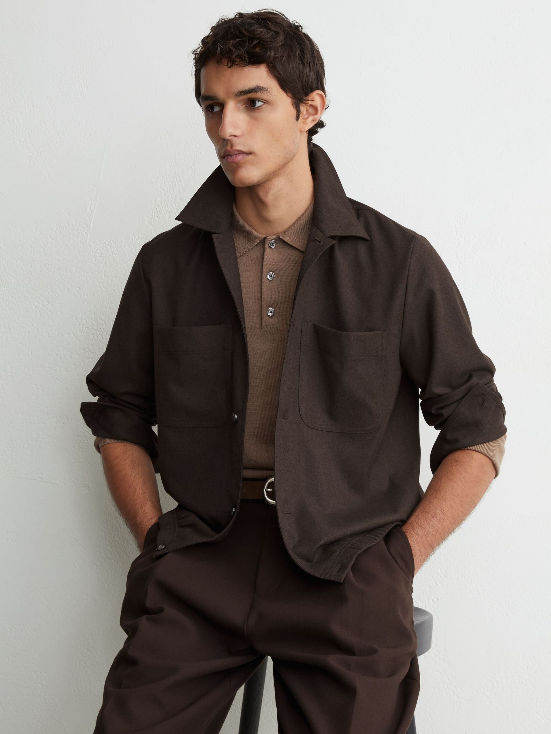Brushed Twin-Pocket Overshirt with Wool in Chocolate Brown - Image 1 de 6