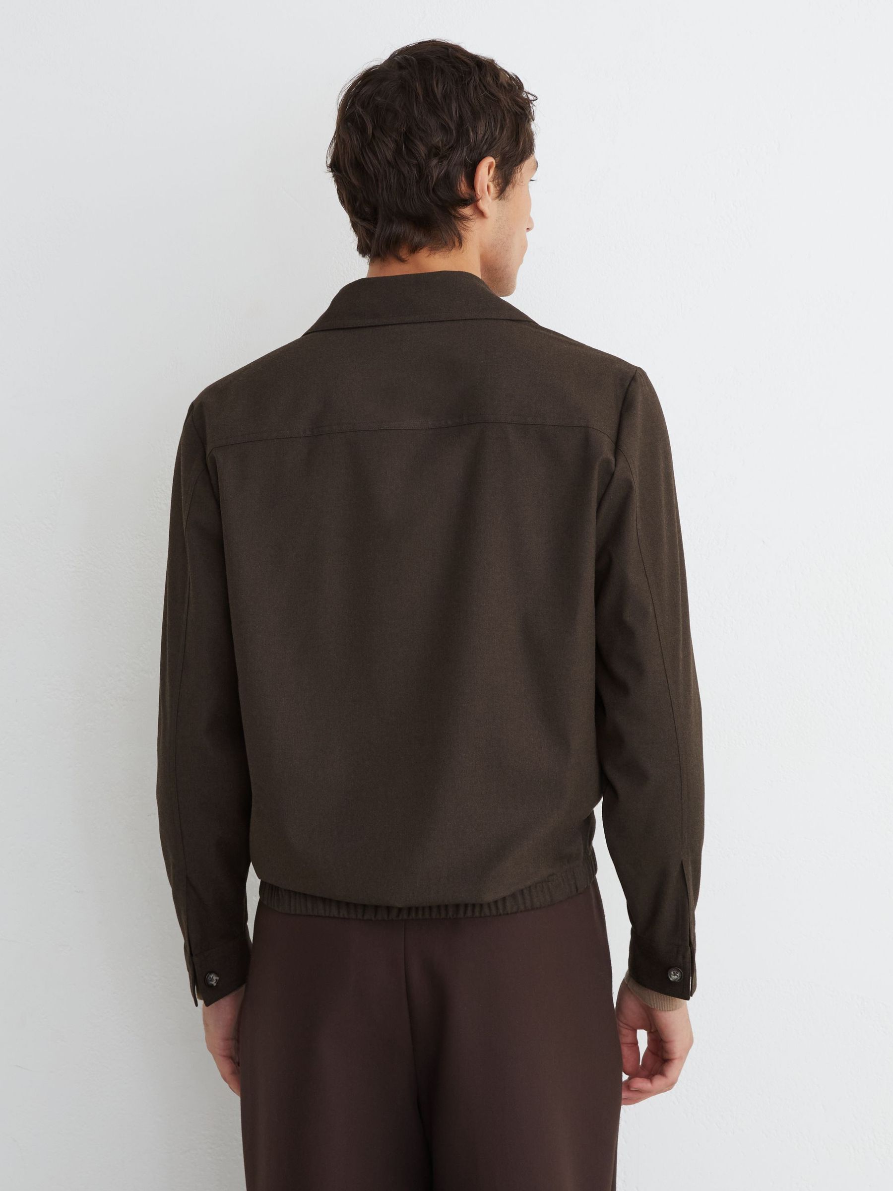 Brushed Twin-Pocket Overshirt with Wool in Chocolate Brown - Image 5 de 6