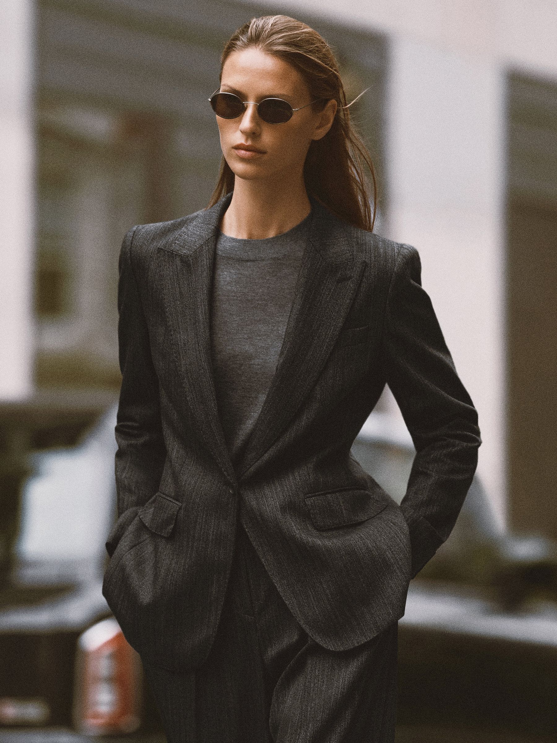 Wool-Blend Single-Breasted Blazer in Dark Grey - Image 4 of 9
