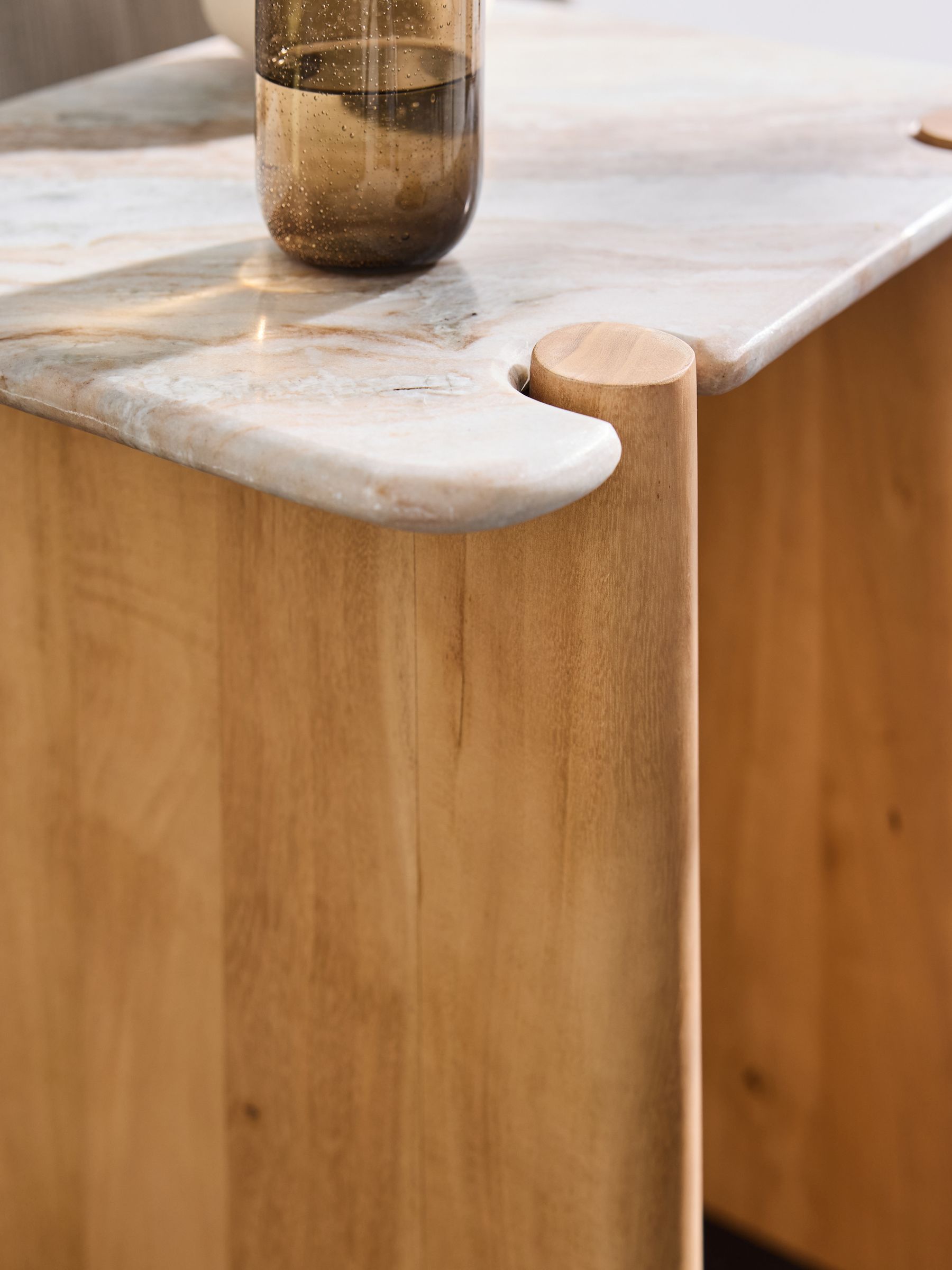 Callen Side Table in Acacia Wood and Solid Marble - Image 4 of 6