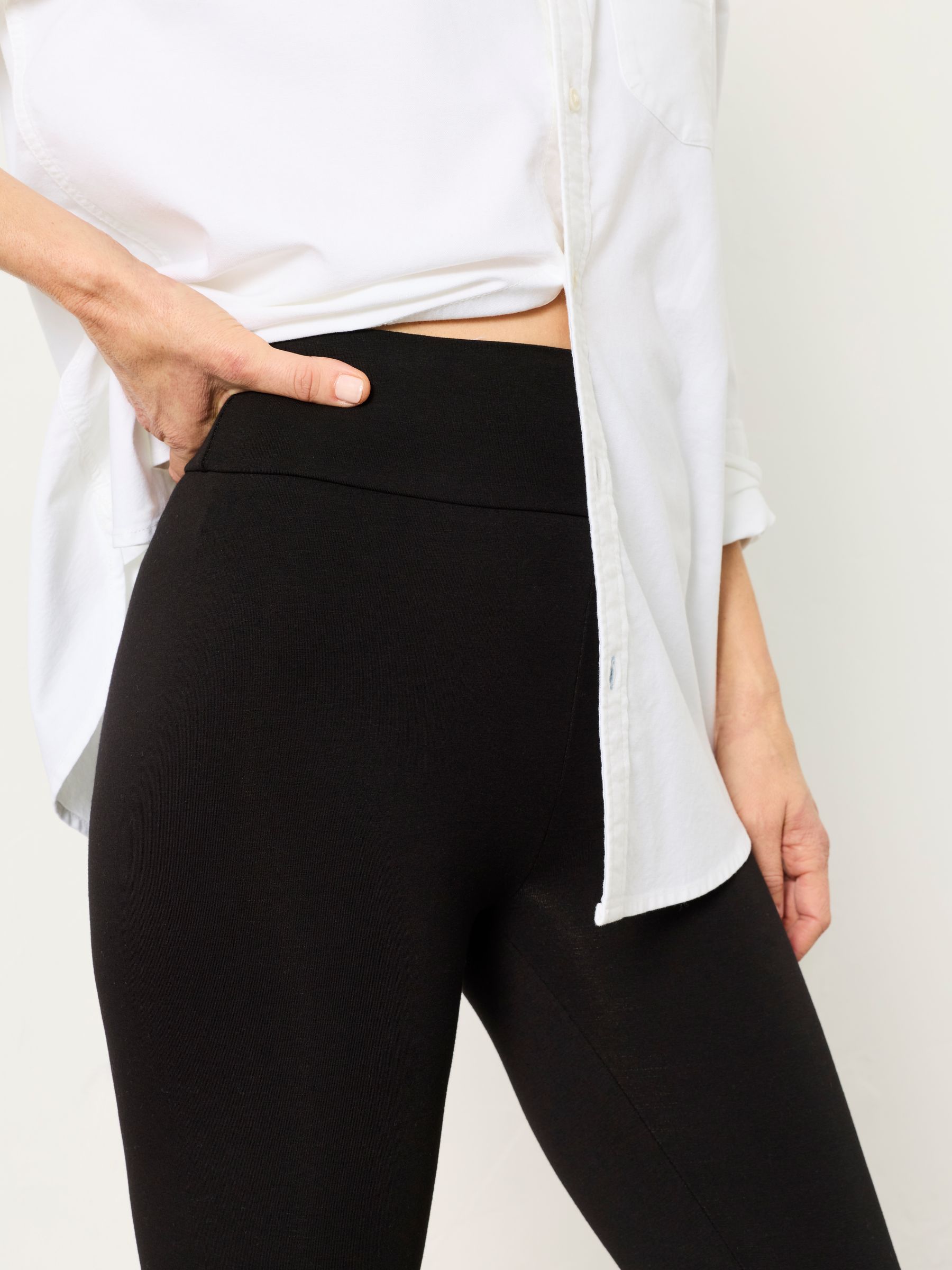 Meribel Black High Rise Cropped Legging - Image 5 of 6