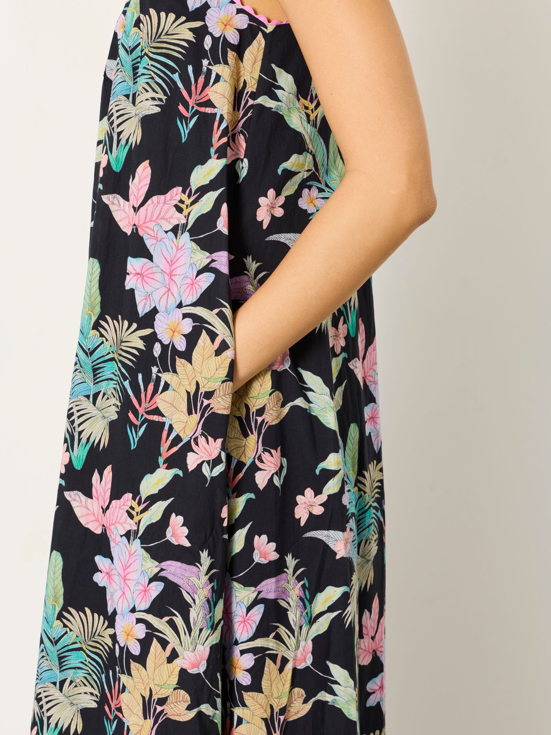 Bea Black Tropical Petite Maxi Dress - Image 4 of 6