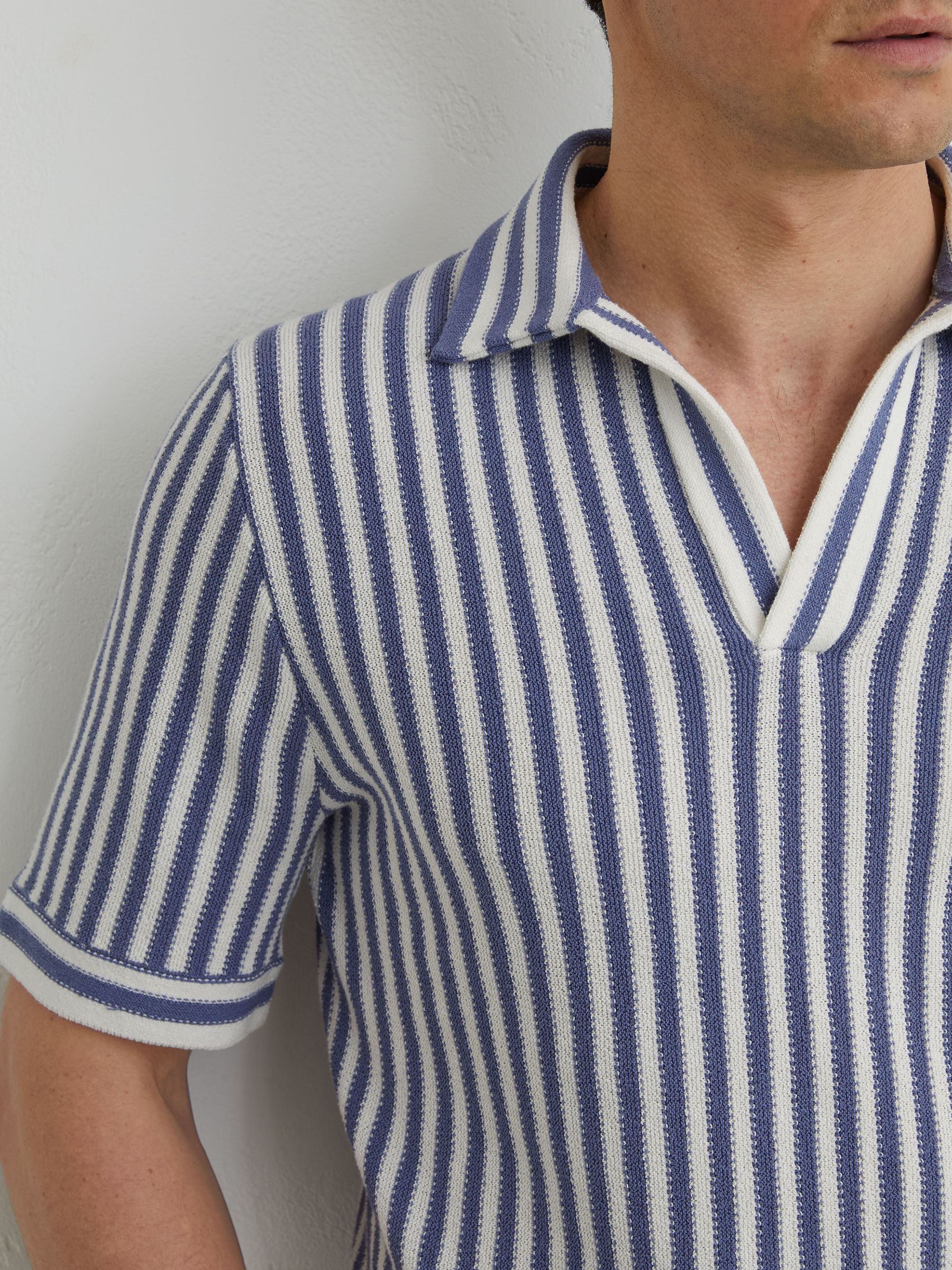 Polo Shirts in Blue/ Off White - Image 3 of 6