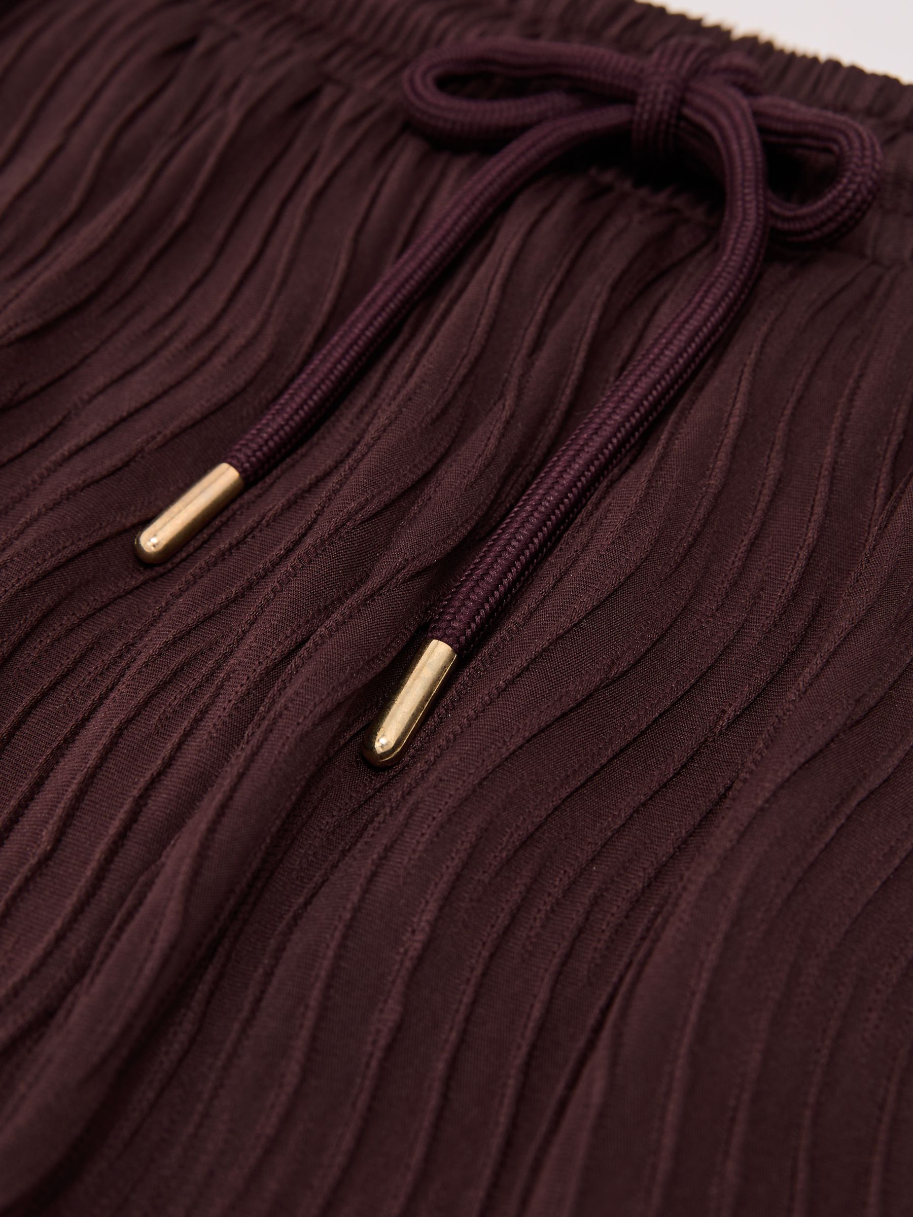 Textured-Wave Drawstring Shorts in Bordeaux - image 3