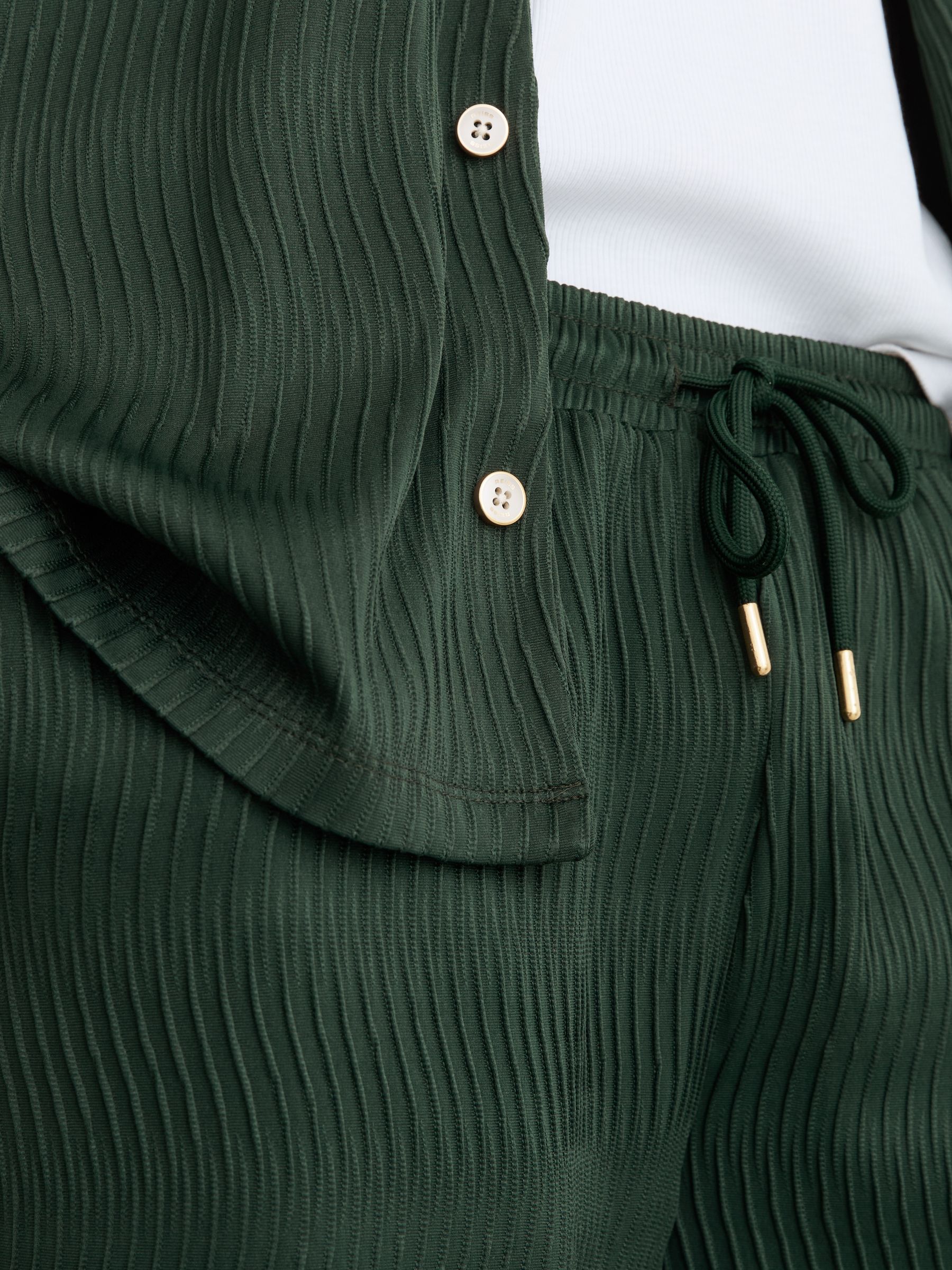 Textured-Wave Drawstring Shorts in Emerald Green - image 5