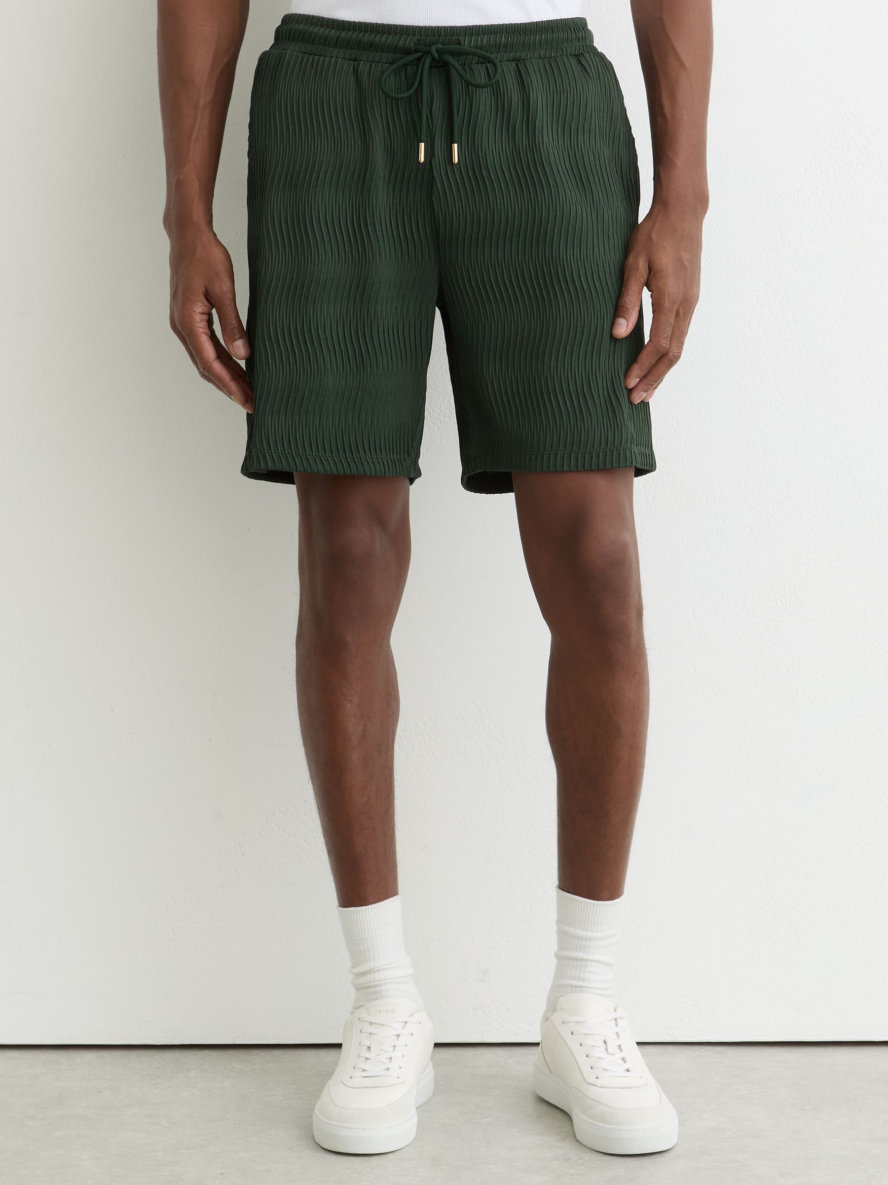 Shorts in Emerald Green - Image 4 of 6