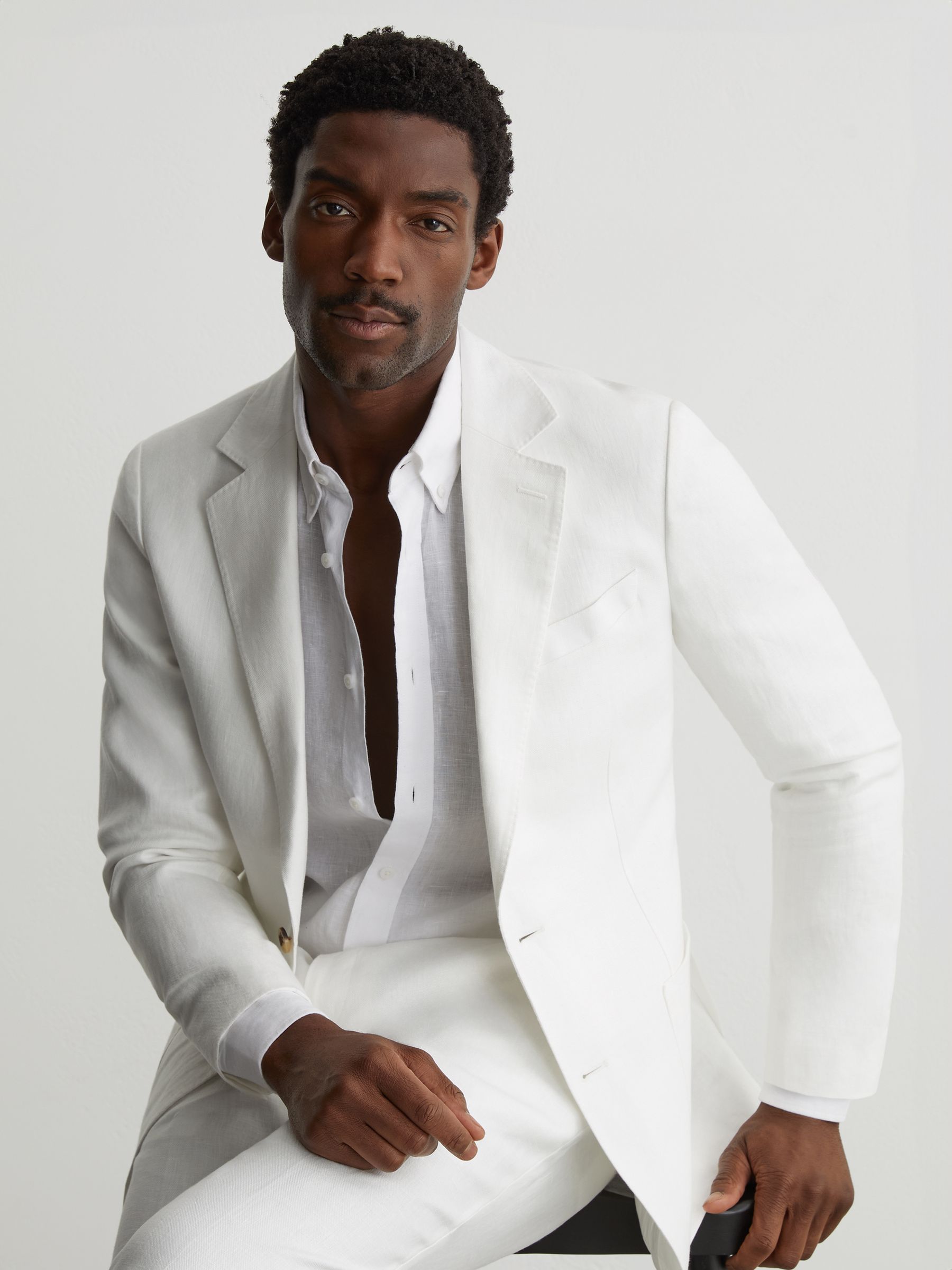 Tailored Fit Linen-Twill Single-Breasted Blazer in White - image 3