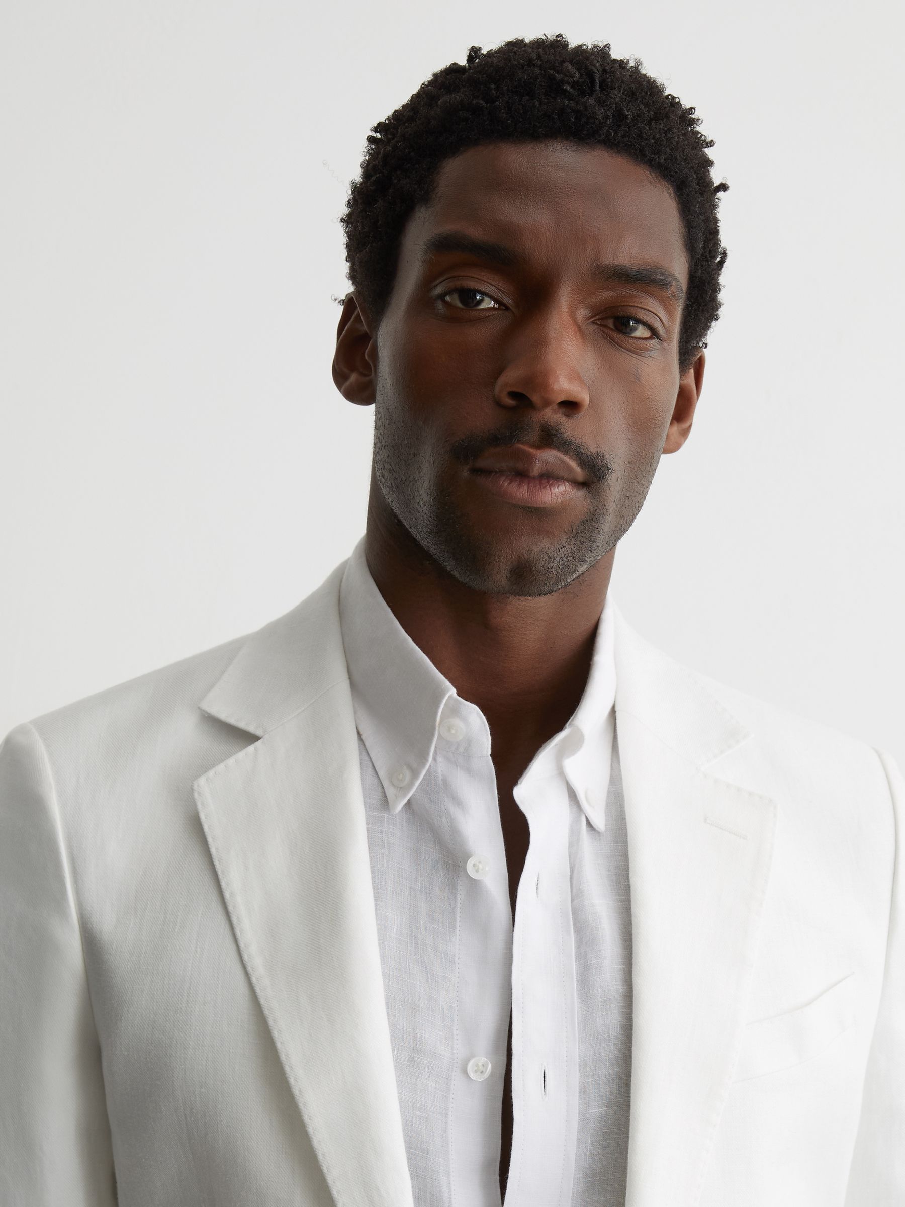 Linen-Twill Single-Breasted Tailored-Fit Blazer in White - Image 4 of 8