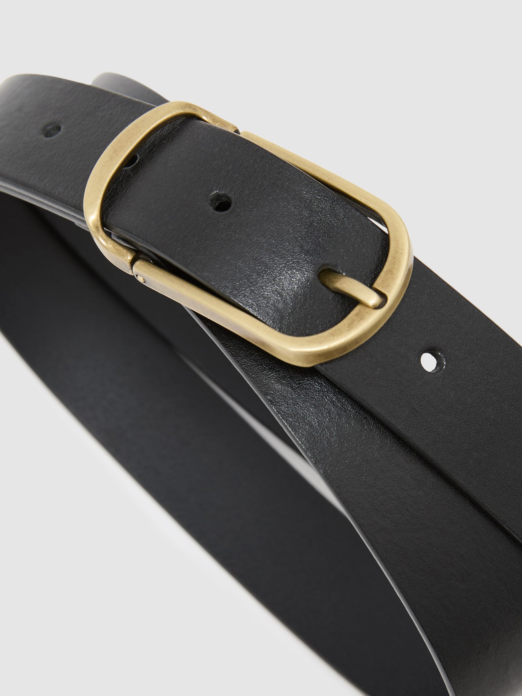 Leather Hinged-Buckle Belt in Black - image 4