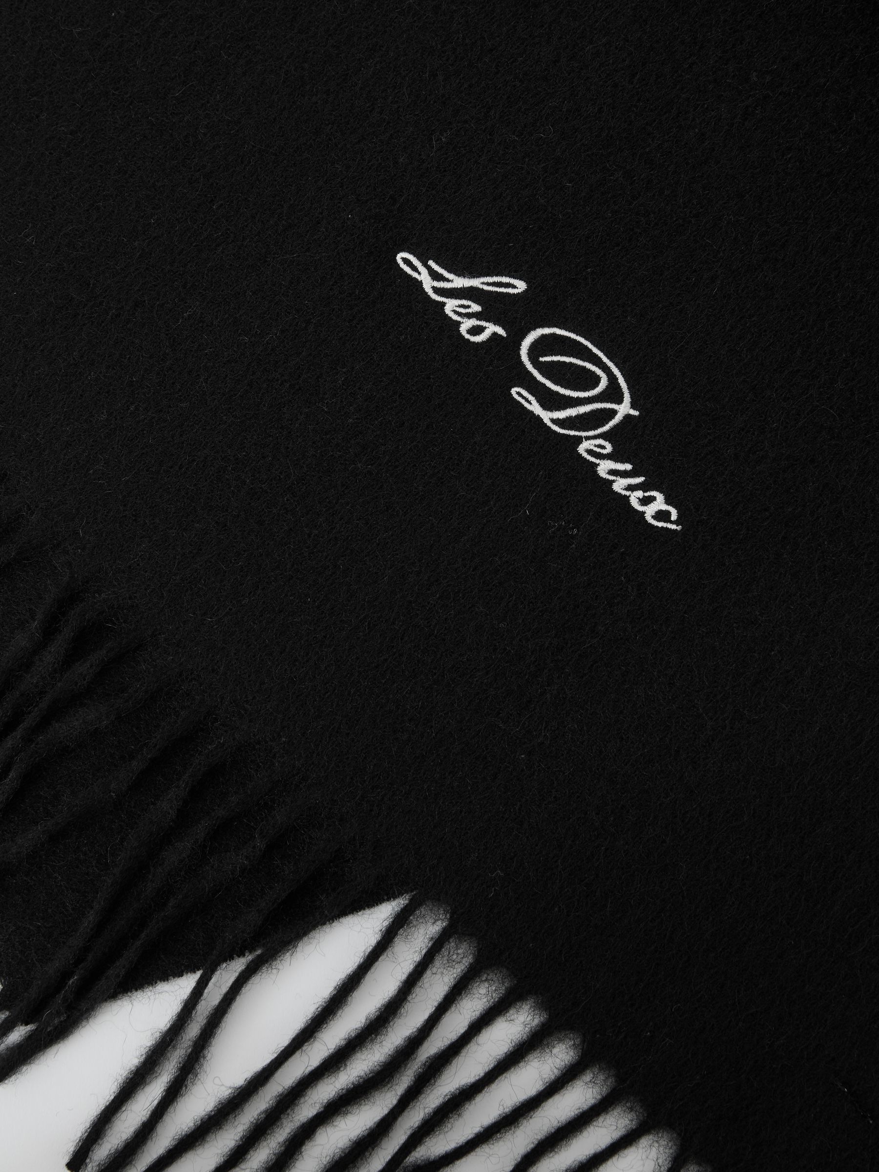 Les Deux Wool Logo-Embroidered Scarf in Black - صورة 3 من 4