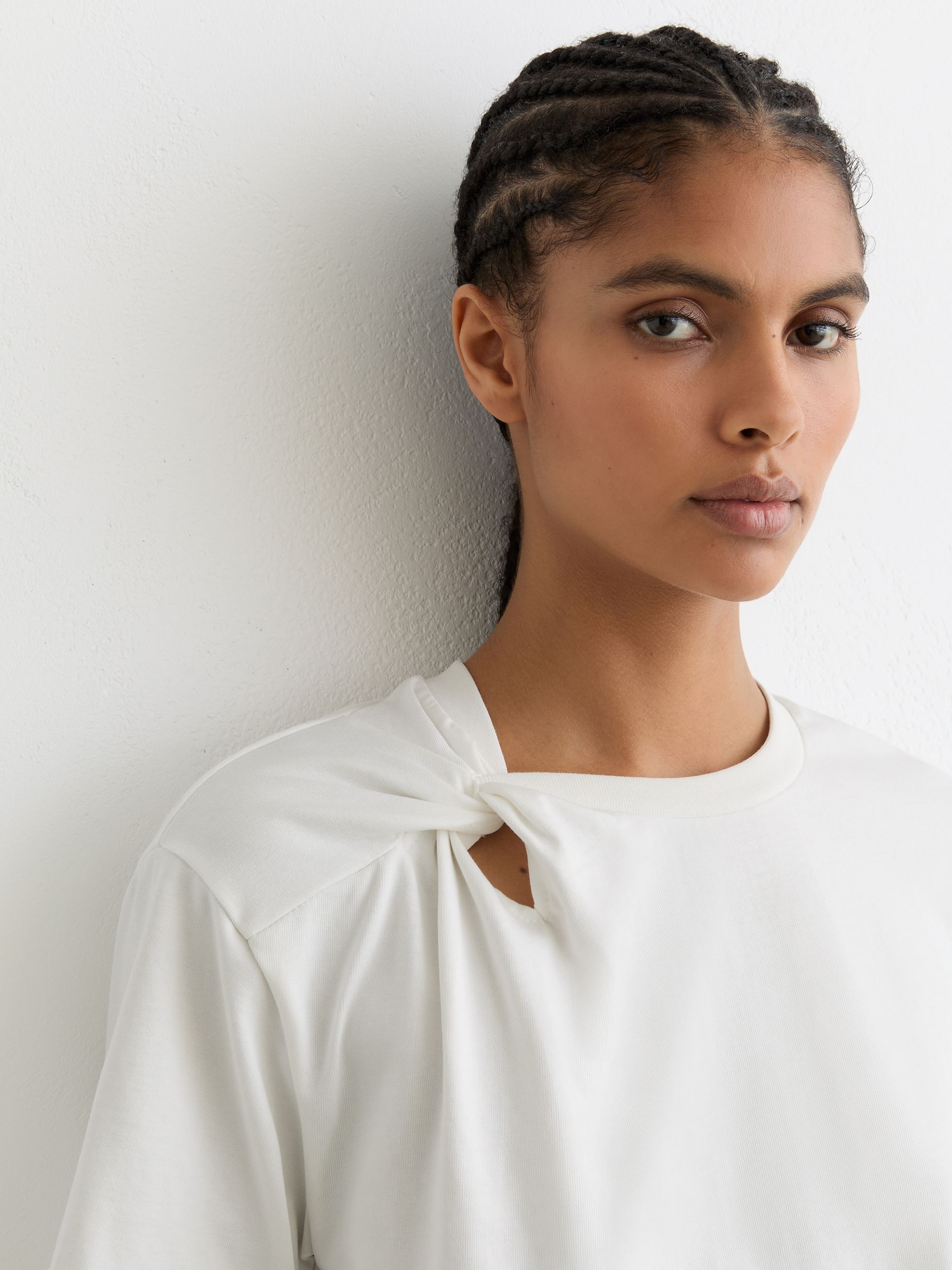 Cotton Twist-Detail Boxy T-Shirt in White - Image 3 of 6
