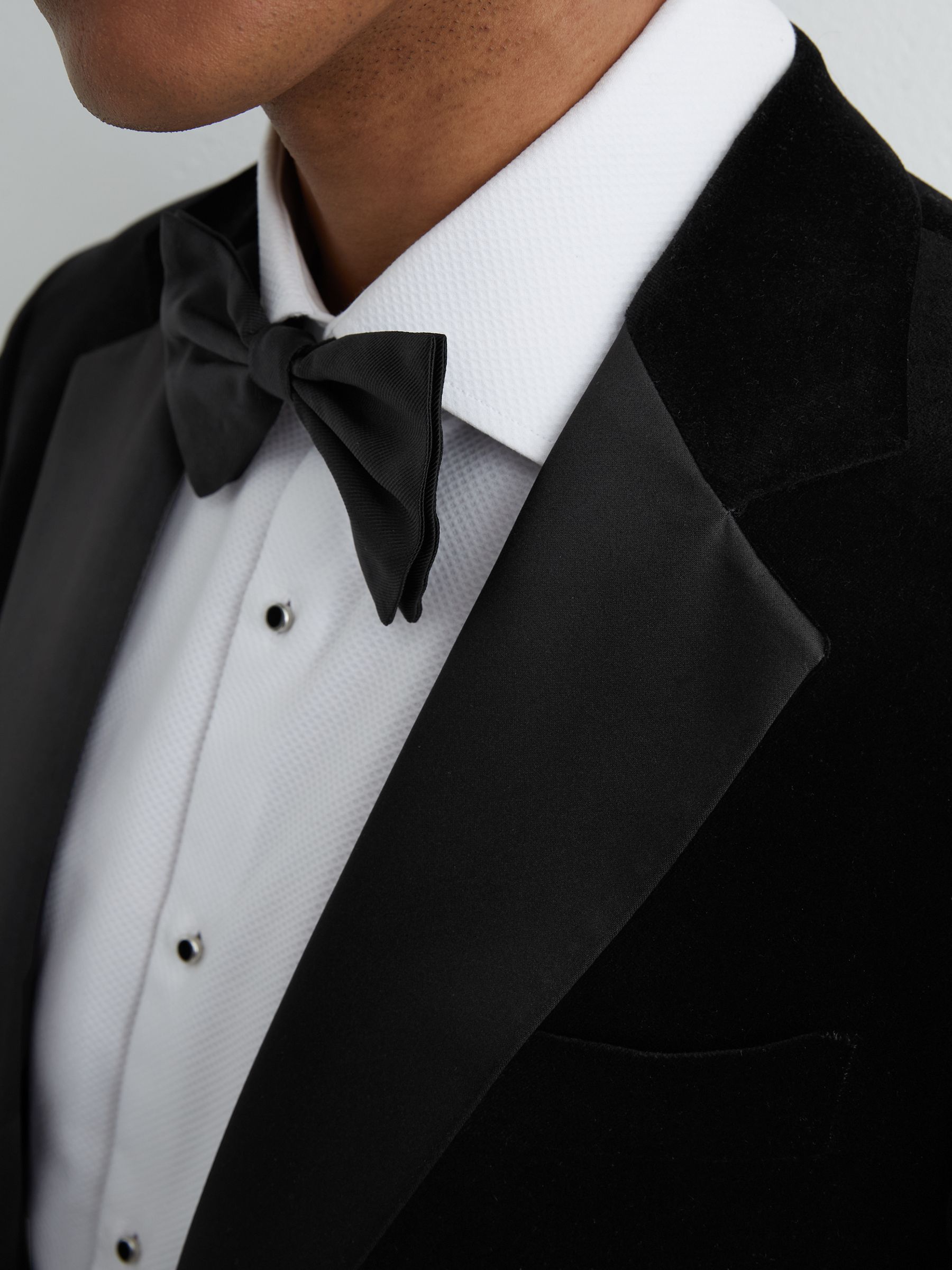 Velvet Single-Breasted Blazer Tailored-Fit in Black - Image 3 of 7