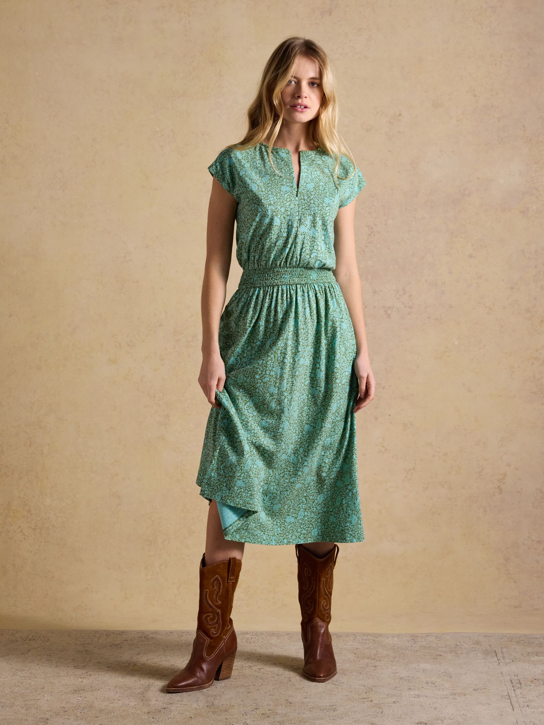 Lilia Green Jersey Smocked Waist Midi Dress - Image 5 of 8