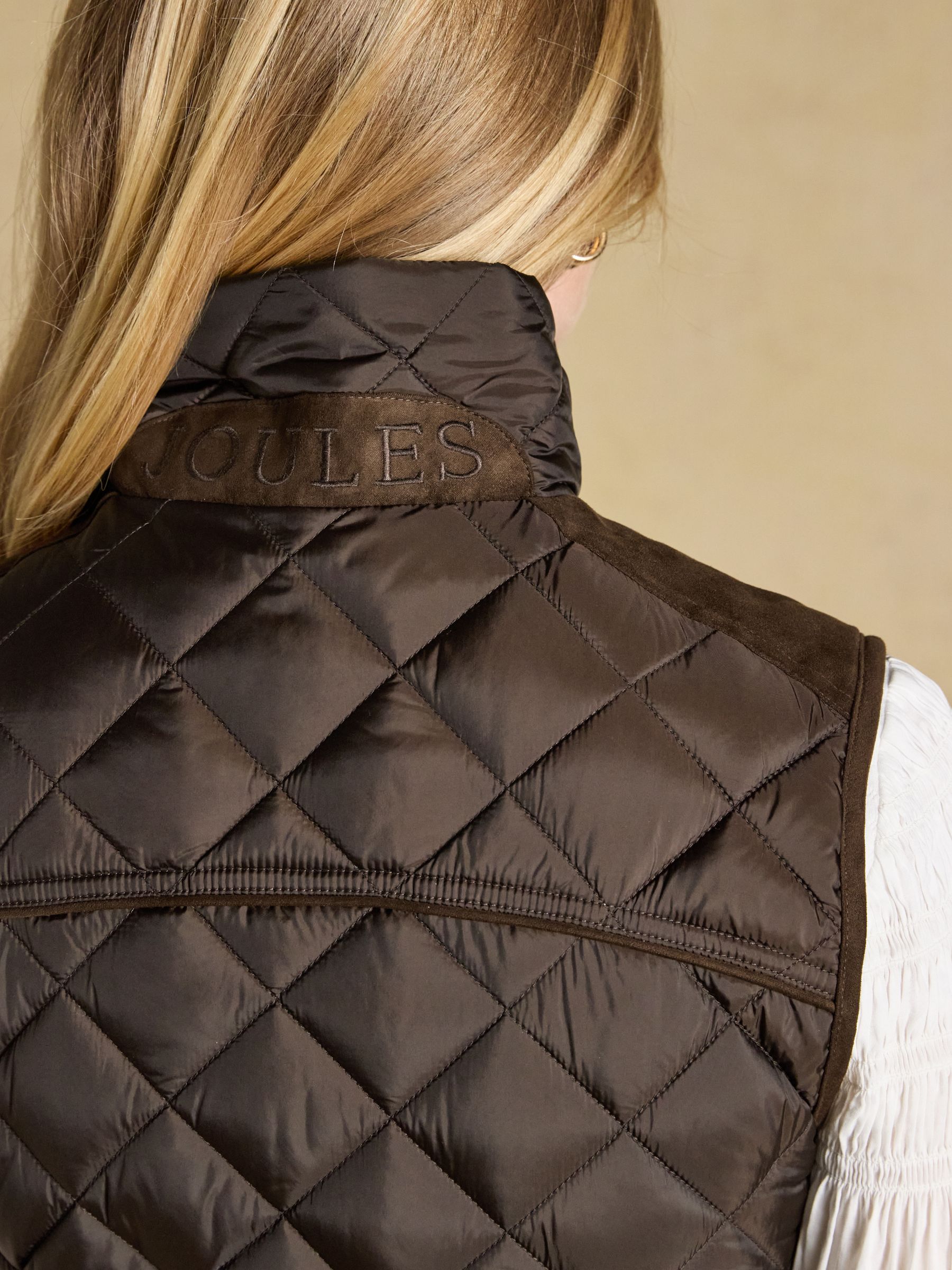 Braemar Luxe Chocolate Brown Showerproof Diamond Quilted Gilet - Image 8 of 10