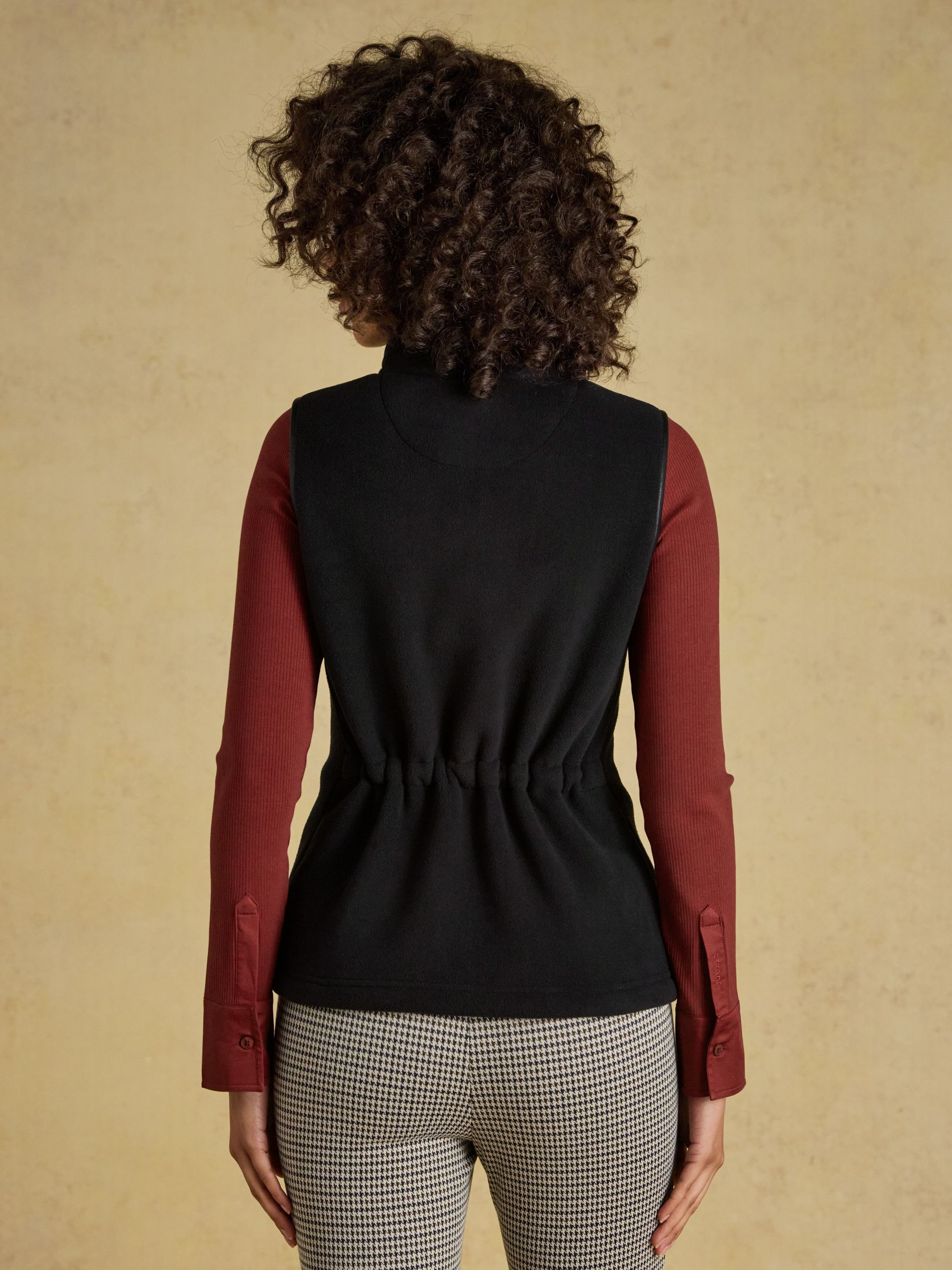 Heritage Black Regular Polar Fleece Gilet - Image 2 of 8