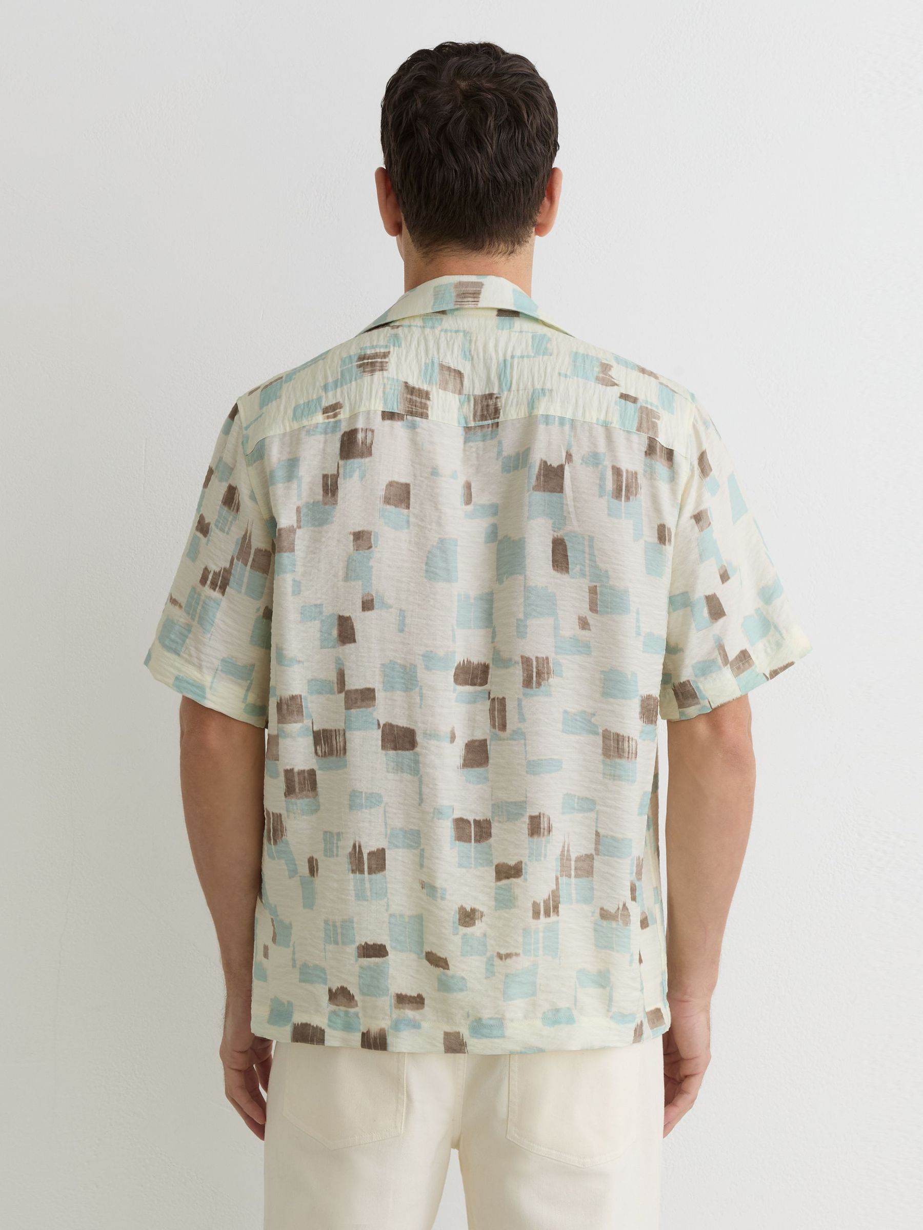 Brushstroke-Print Cuban-Collar Shirt in Off White - Image 4 of 5