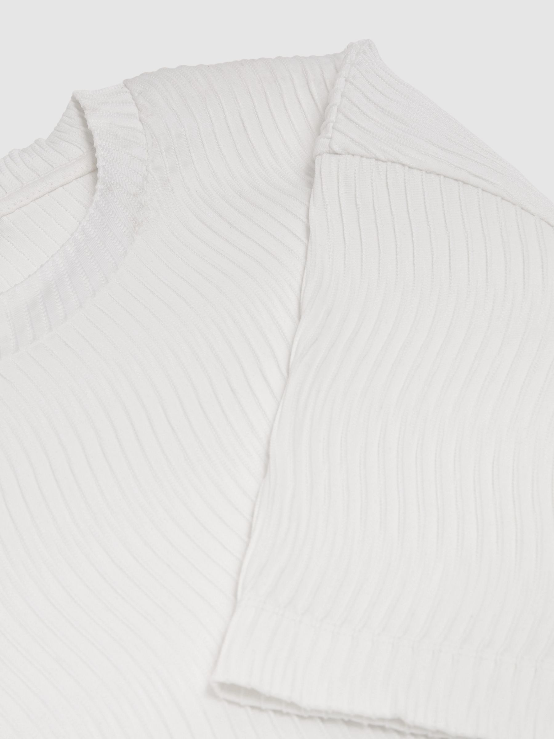 Textured-Wave Relaxed-Fit T-Shirt in White - image 3