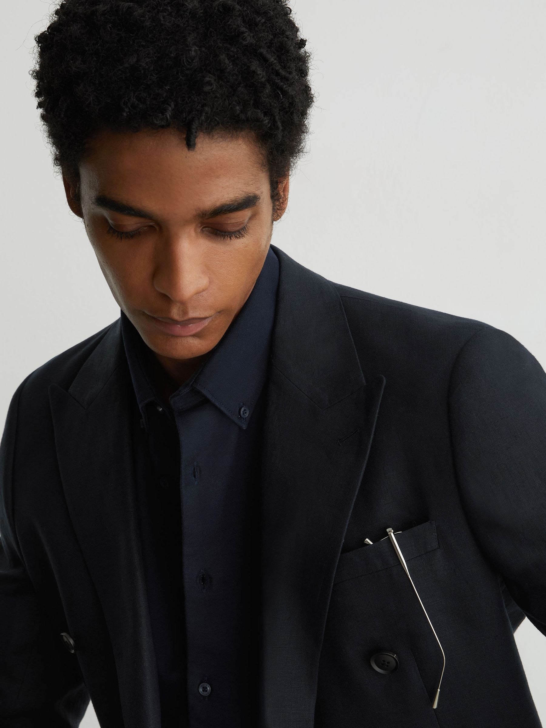 Linen Double-Breasted Suit Blazer Tailored-Fit in Navy - Image 4 of 9