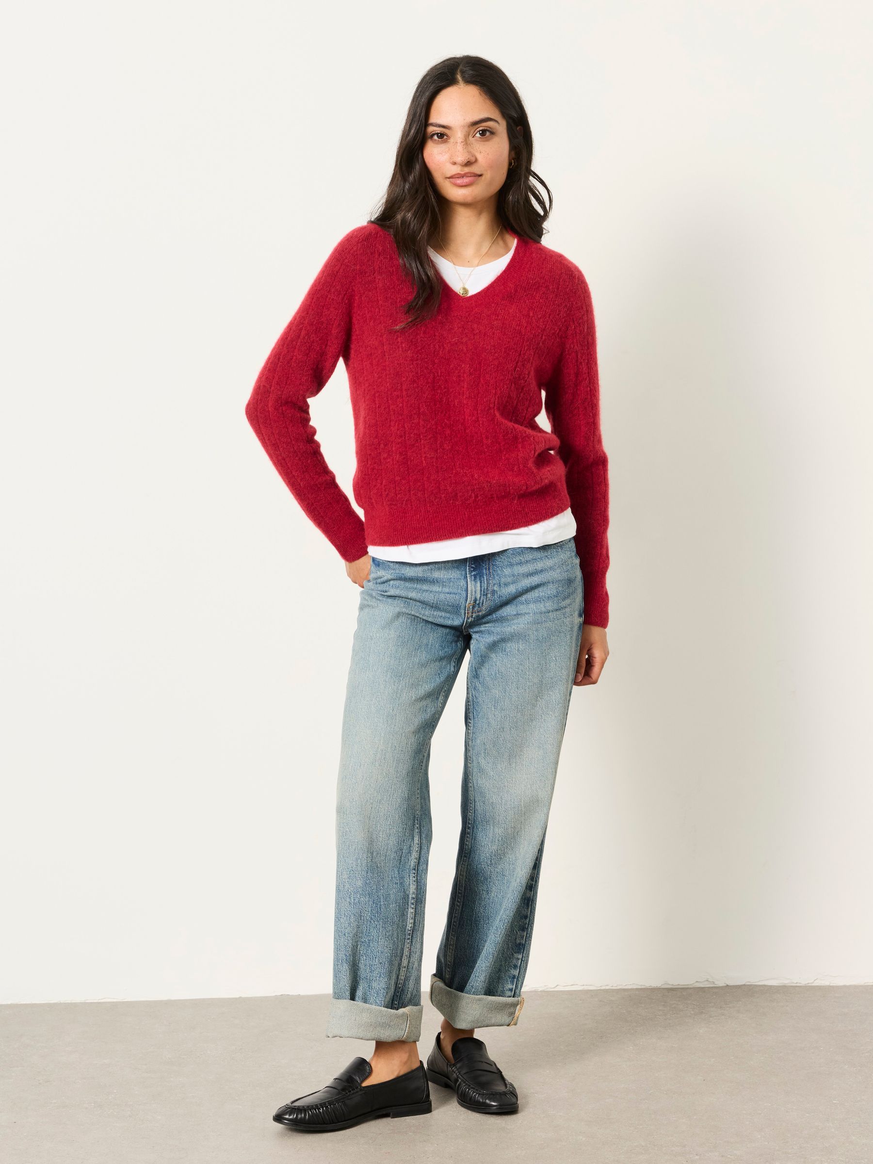 Halle Red Knitted V Neck Jumpers - Image 4 of 6