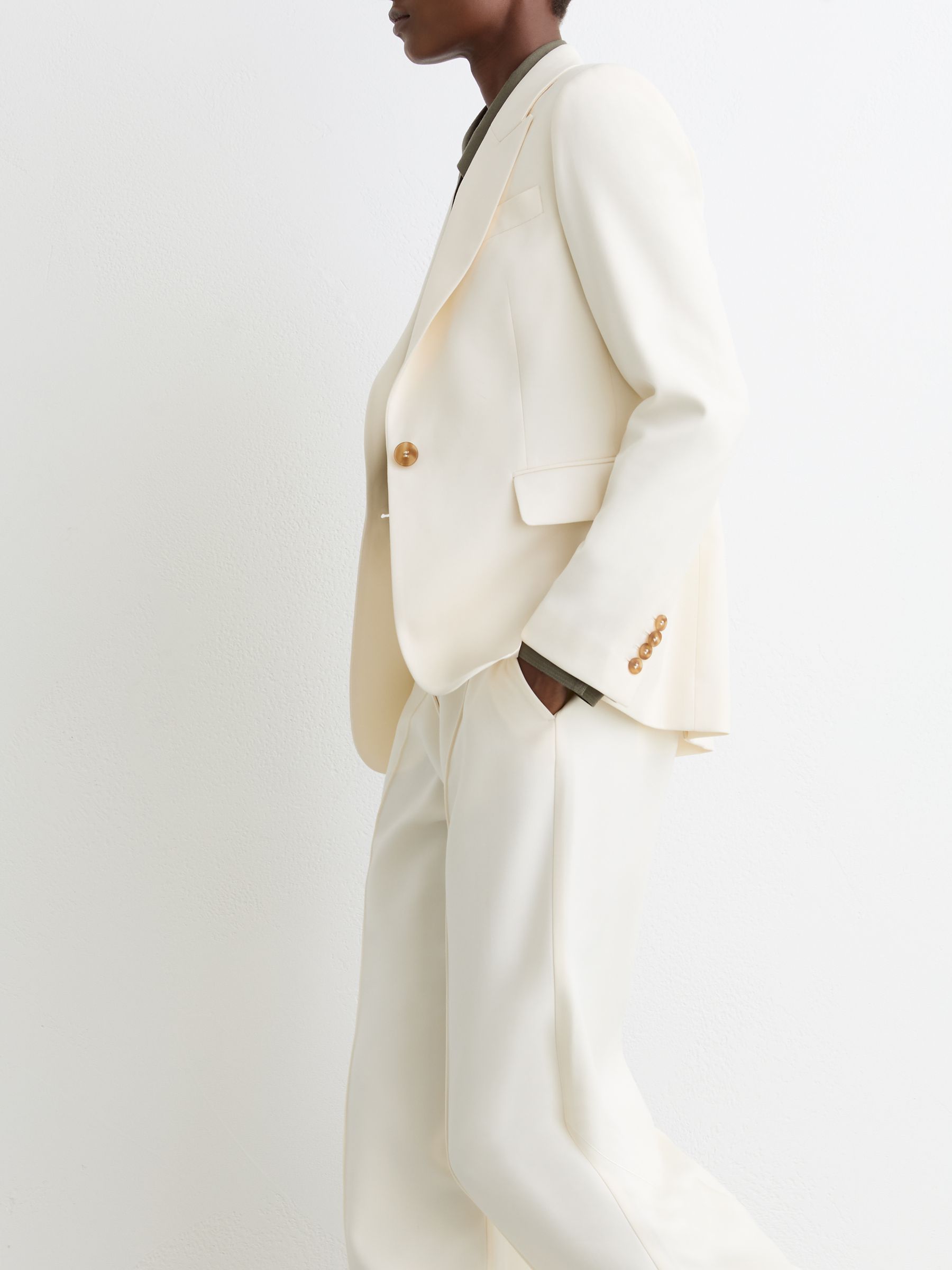 Single-Breasted Tailored Blazer in Cream - Image 3 of 8